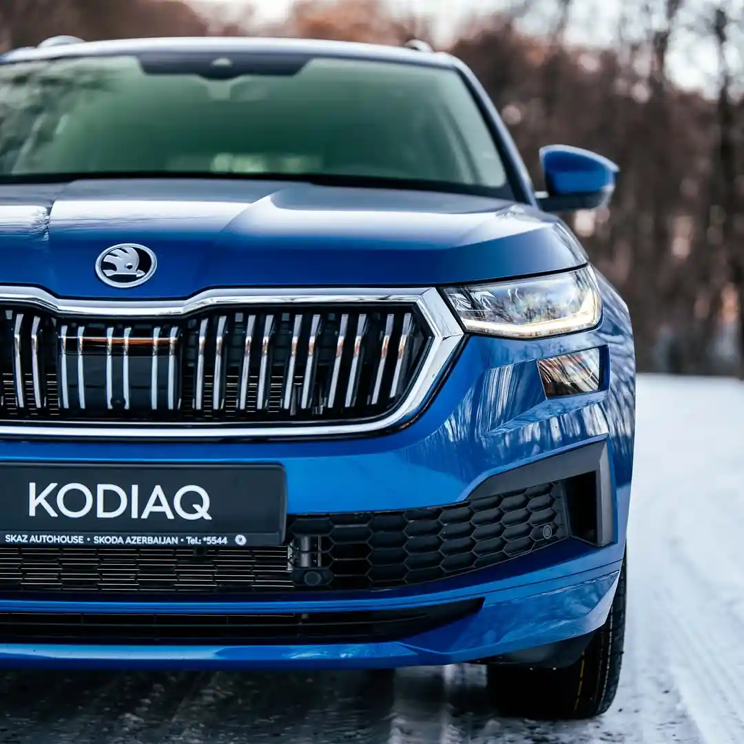 ŠKODA Kodiaq, 4x4 rejimi sayəsində qarlı və çətin yol şəraitlərində belə rahatlıqla idarə oluna bilər.
Kodiaq ilə hər yolda özünüzü güvəndə hiss edəcəksiniz.
Ətraflı məlumat üçün:
📞 *5544
🌐 skoda.az
📍 Babək pr., 74
#skoda #skodaaz #skodacz #skodagram