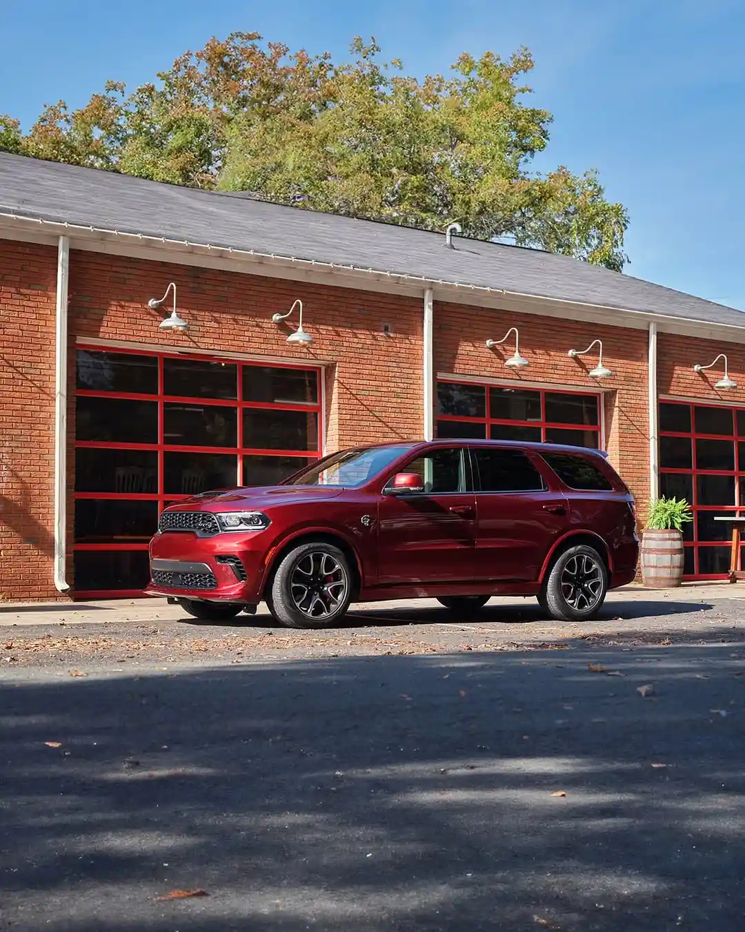 Dodge Durango
Yolunuzun lideri.
Rəsmi nümayəndə “Avtolüks Azərbaycan” şirkəti. Fiziki və hüquqi şəxslər üçün 20% ilkin ödəniş, 10%-dən başlayan illik bank faizi və 5-ilə qədər kredit şərti ilə.
🌐 Ətraflı məlumat: BİODA
☎ Çağrı mərkəzi: (012) 983
📞 Satış şöbəsi: (012) 404 83 95
📱 Satış şöbəsi: (055) 444 47 00
📱 Servis mərkəzi: (055) 214 19 49
📍 Zaur Nudirəliyev 8
📍 Üzeyir Hacıbəyli 57
#Dodge #Durango #DodgeDurango #HellCat #DodgeAzerbaijan #AutoLux