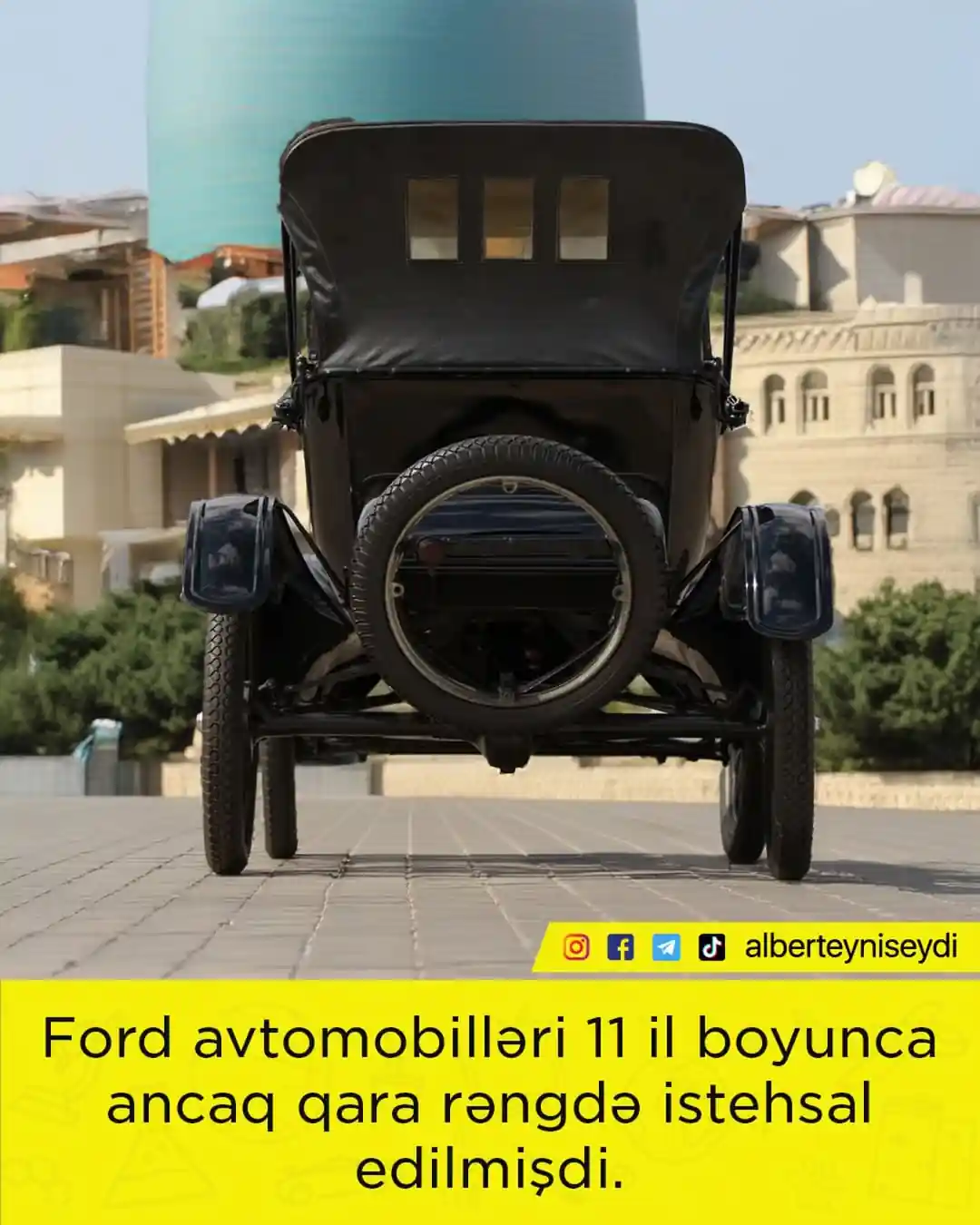 ◉ 1908-ci ildə ilk Ford Model T istehsal ediləndə qırmızı rəng də daxil olmaqla bir çox rəng seçimi var idi. Amma 1914-cü ildən 1925-ci ilə qədər bütün Ford Model T avtomobilləri qara rəngdə istehsal edildi. Bu hadisənin maraqlı səbəbləri var.
1913-cü ildə Ford bir ədəd avtomobili 14 saata istehsal edirdi. Həmin ilin sonunda 1 ədəd avtomobil 90 dəqiqəyə istehsal edilməyə başlandı. 1914-cü ildə Ford markası günə 1000 avtomobil istehsal edə bilirdi.
24 saat davam edən boyaları qurutmaq prosesi 1914-cü ildə 1 saata endirildi. Bunu 400 dərəcə temperatur ilə etdilər.
Qısaca desək, qara rəngli avtomobillər tez quruyurdu. Ona görə də Ford kişi qərar vermişdi ki, ancaq qara rəngdə avtomobil istehsal etsinlər ki, daha çox avtomobil hazırlasınlar.
11 il bunu davam etdirdilər. İşlər bomba gedirdi. Sonra ortaya Cadillac çıxdı və rəng çeşidi, lüks avtomobilləri ilə dünyanı rəngləndirməyə başladı. Fordun bazarı öldü. Qara sevdasından vaz keçməli oldular. Davam etmək üçün dəyişdilər.
Hər şey bir qırağa, adamlar 100 il əvvəl günə 1000 avtomobil istehsal edə bilirmiş. Dəhşət göstəricidir.