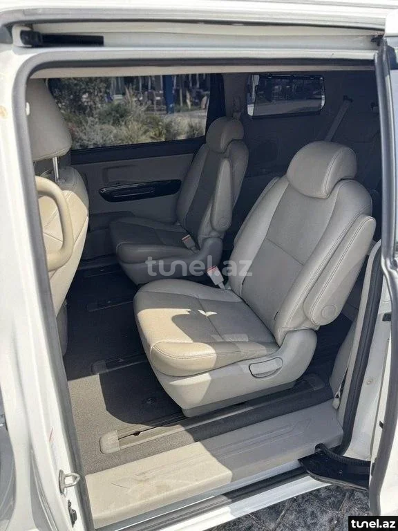 Kia Carnival 2016