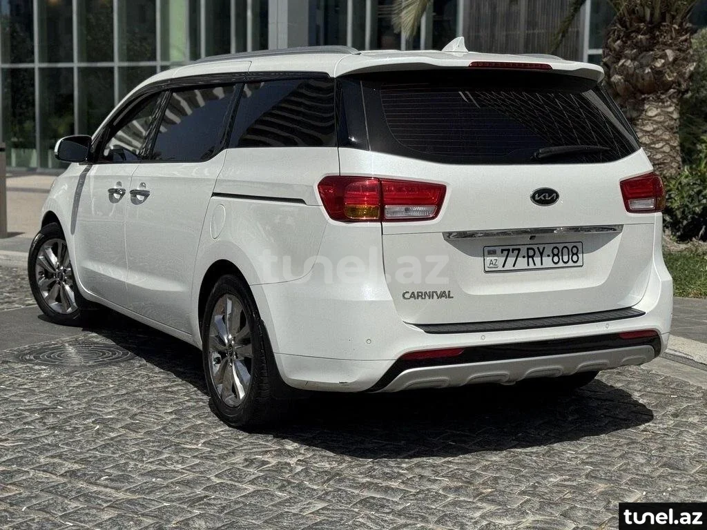 Kia Carnival 2016