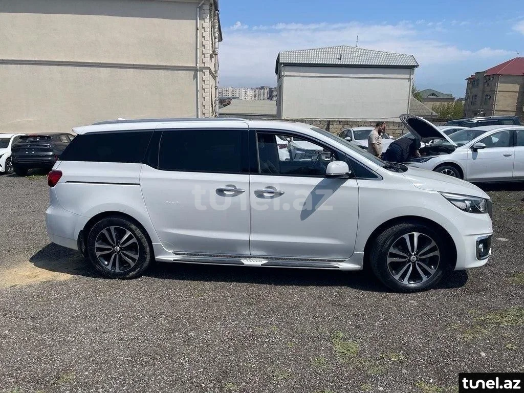 Kia Carnival 2015