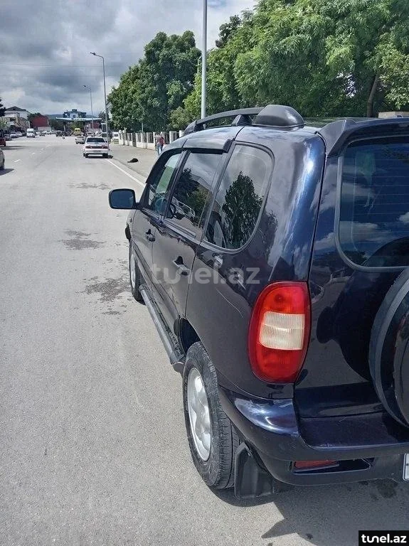 Chevrolet Niva 2005