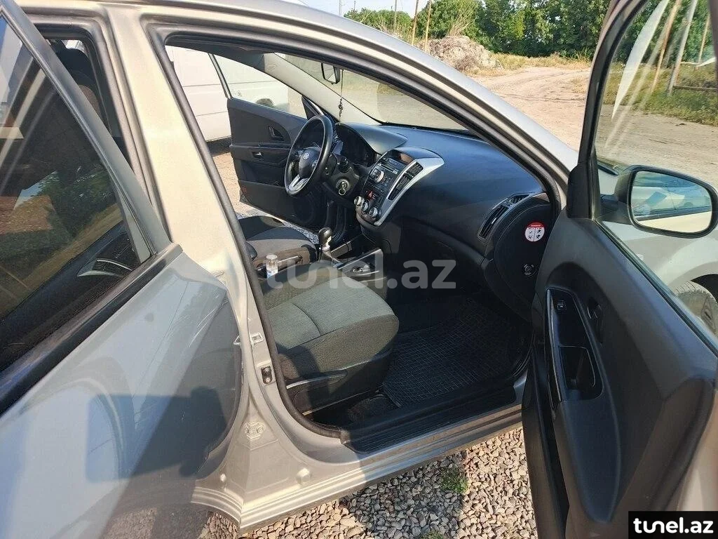 Kia Ceed SW 2011