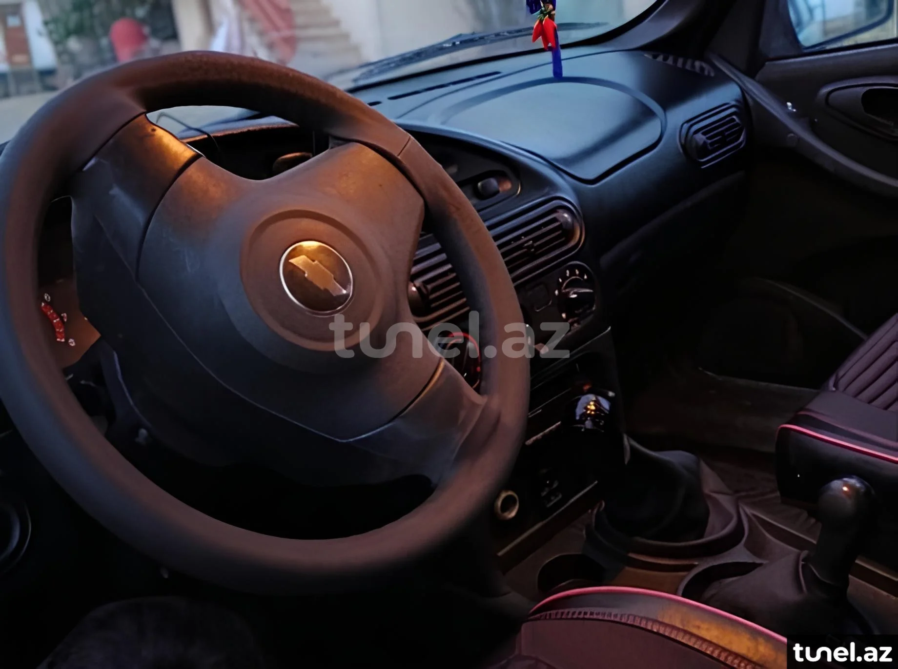 Chevrolet Niva 2012