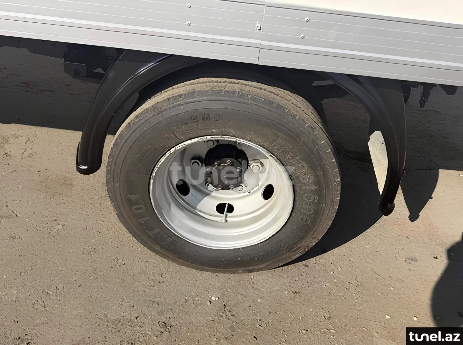Isuzu NPR 66 L 2004