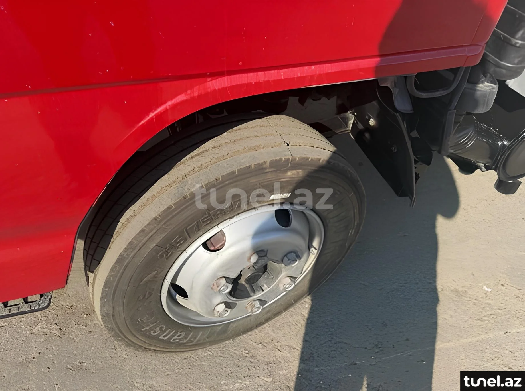 Isuzu NPR 66 L 2004