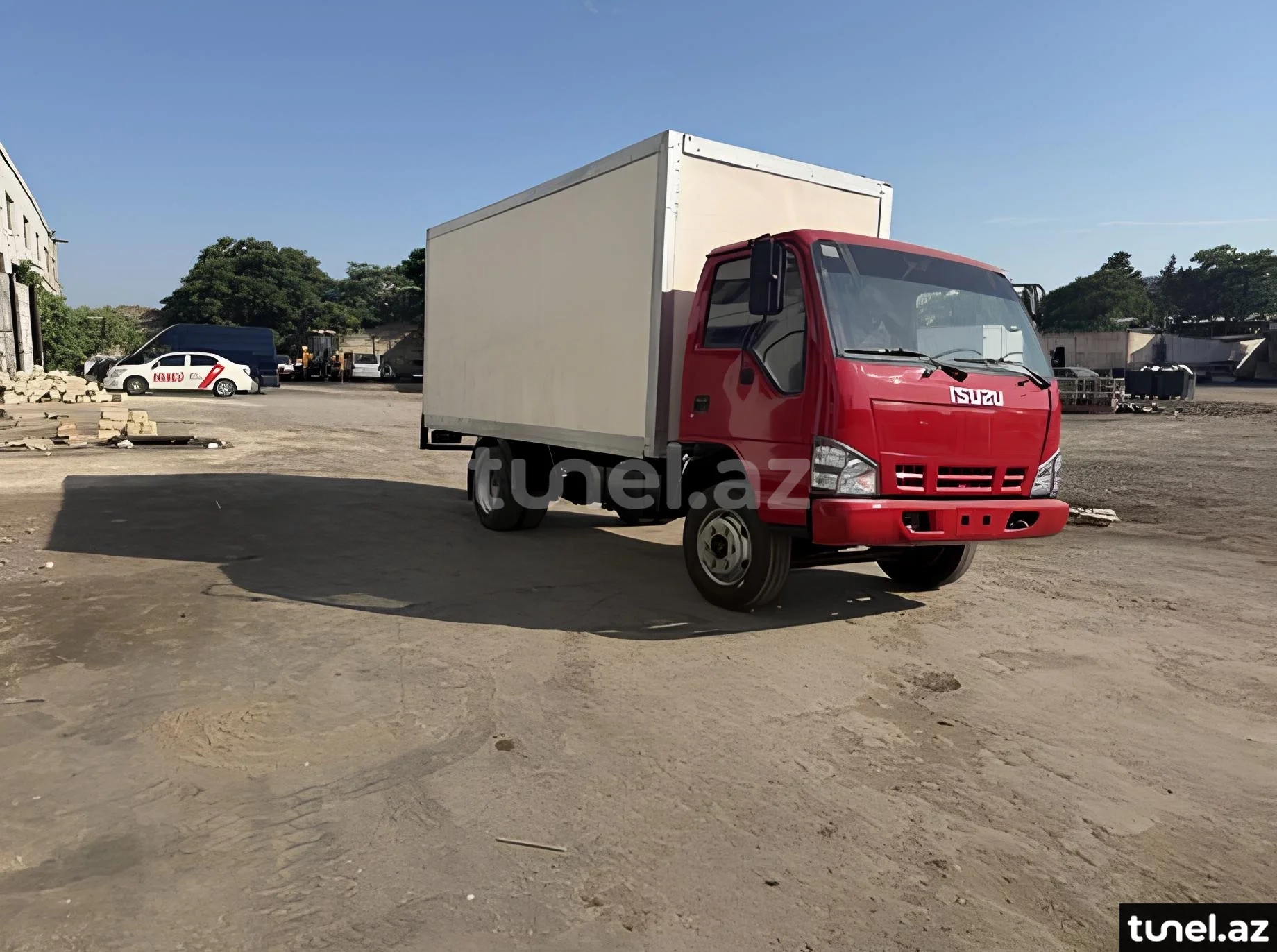 Isuzu NPR 66 L 2004