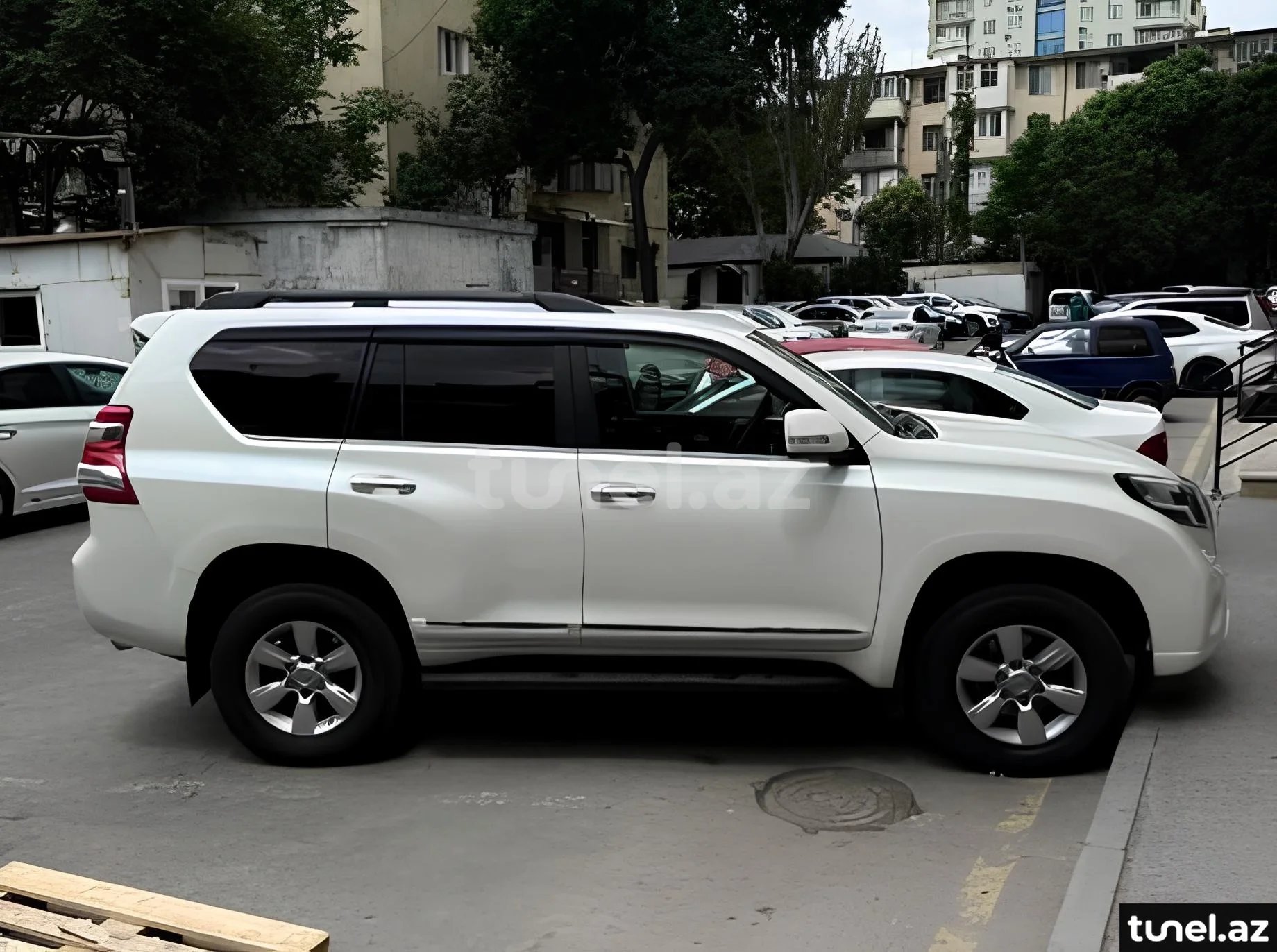 Toyota Land Cruiser Prado 2013