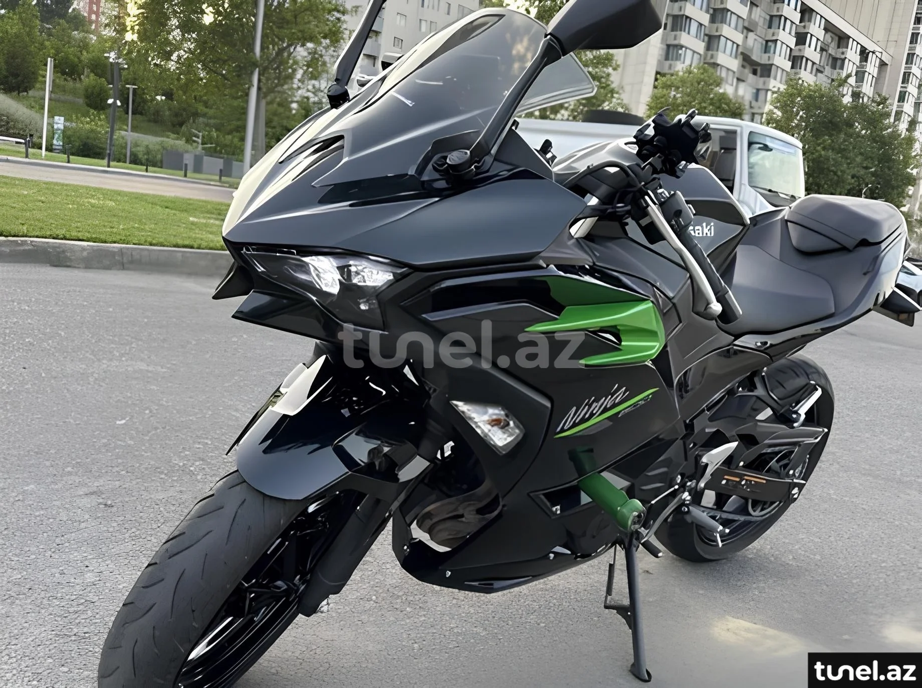 Kawasaki Ninja 500 2025