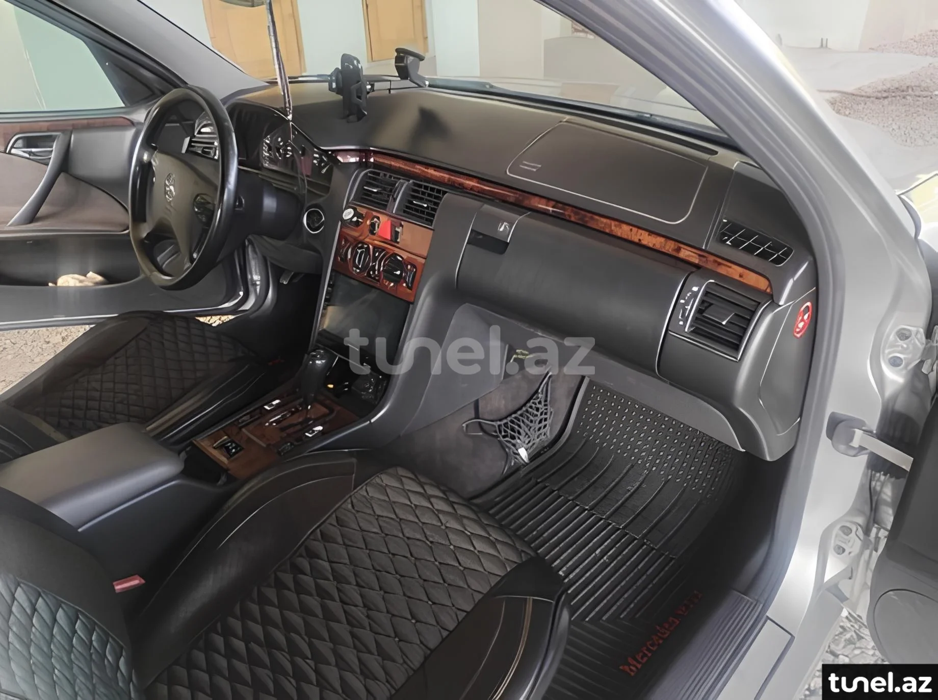 Mercedes E 220 2000