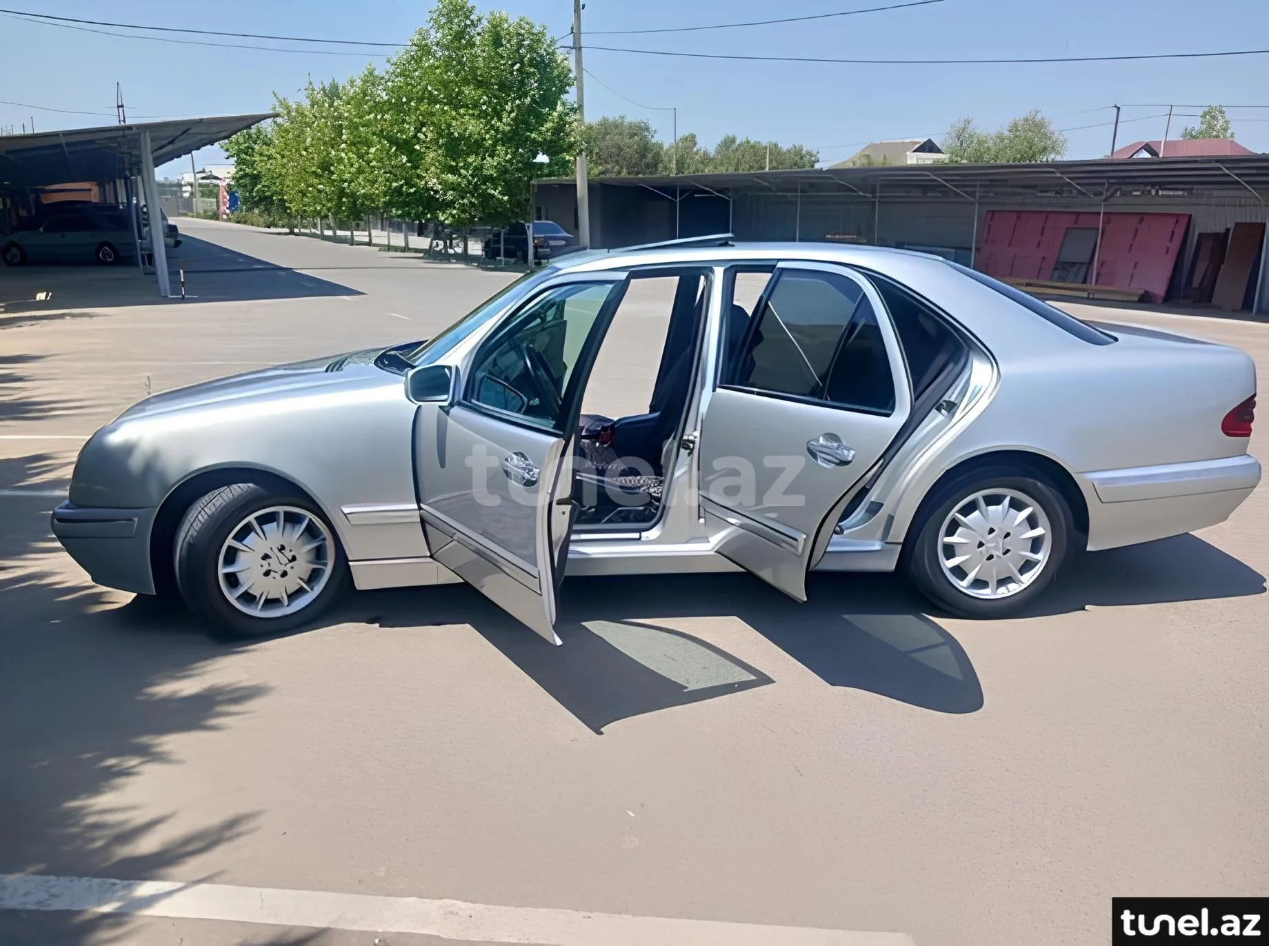 Mercedes E 220 2000