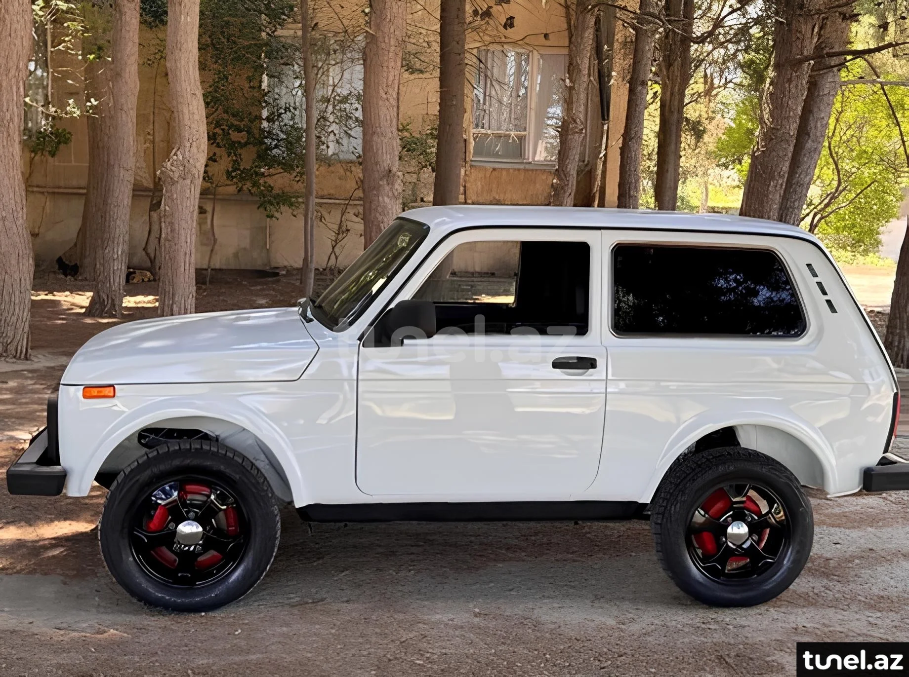 LADA (VAZ) Niva 2016