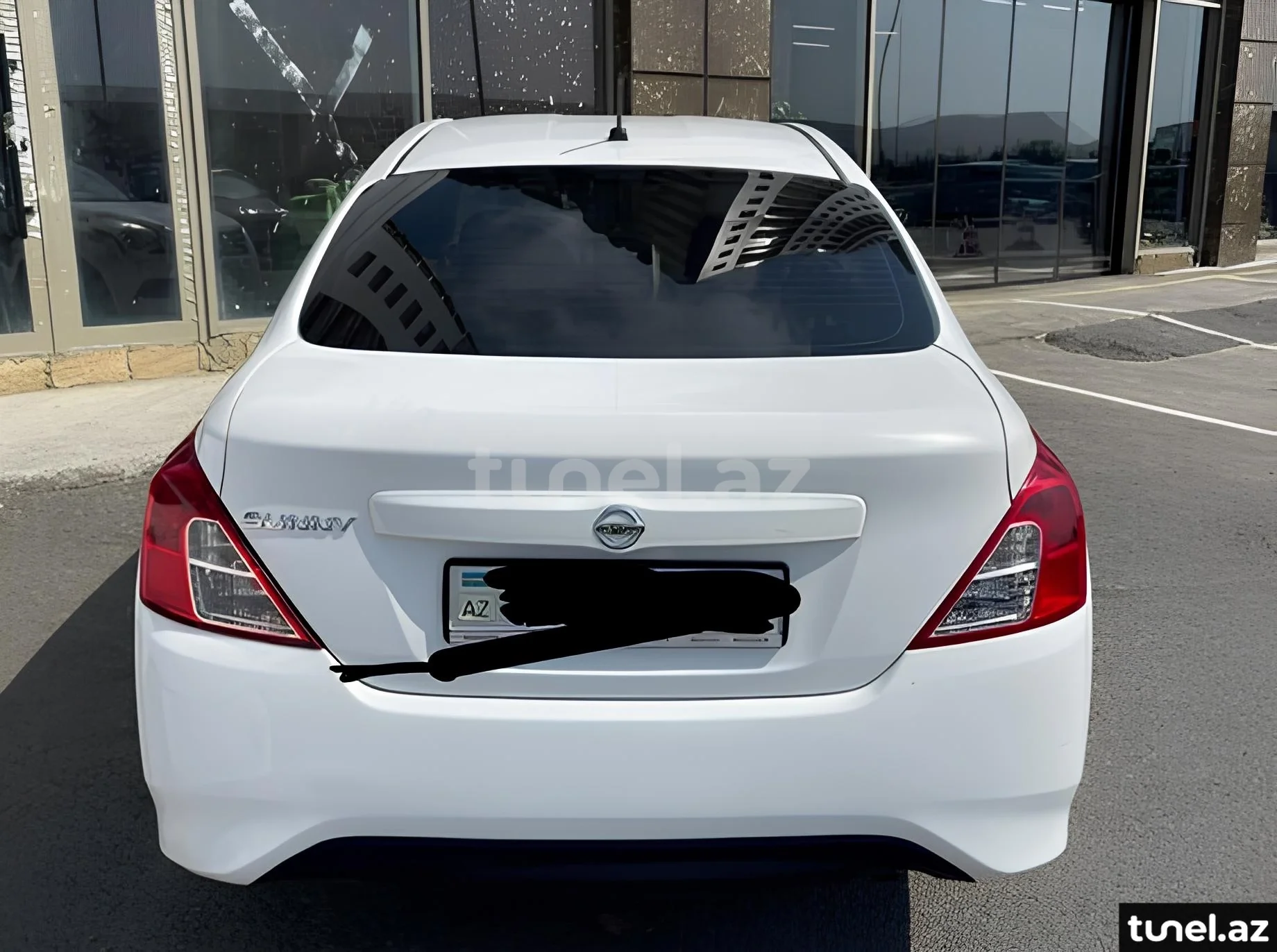 Nissan Sunny 2015
