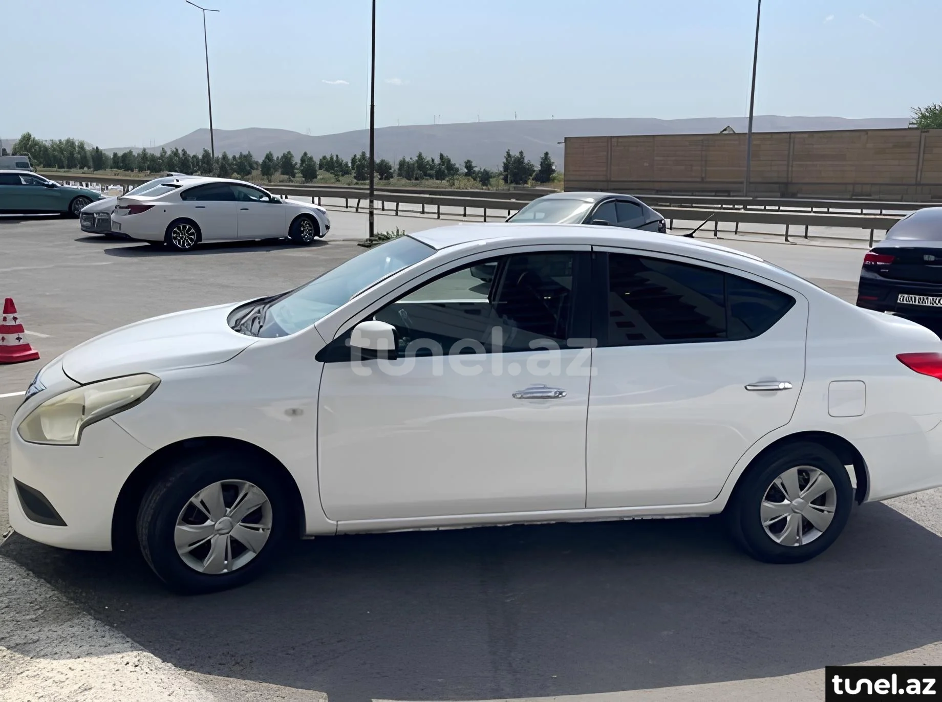 Nissan Sunny 2015