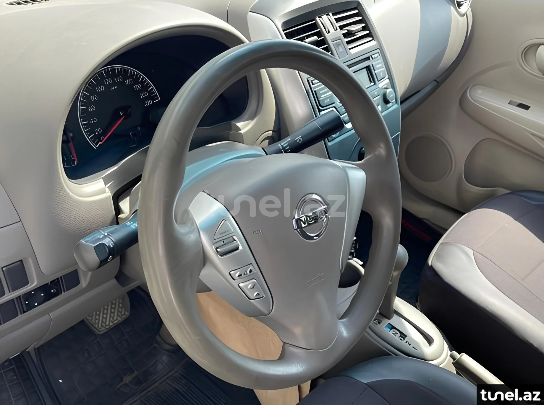 Nissan Sunny 2015