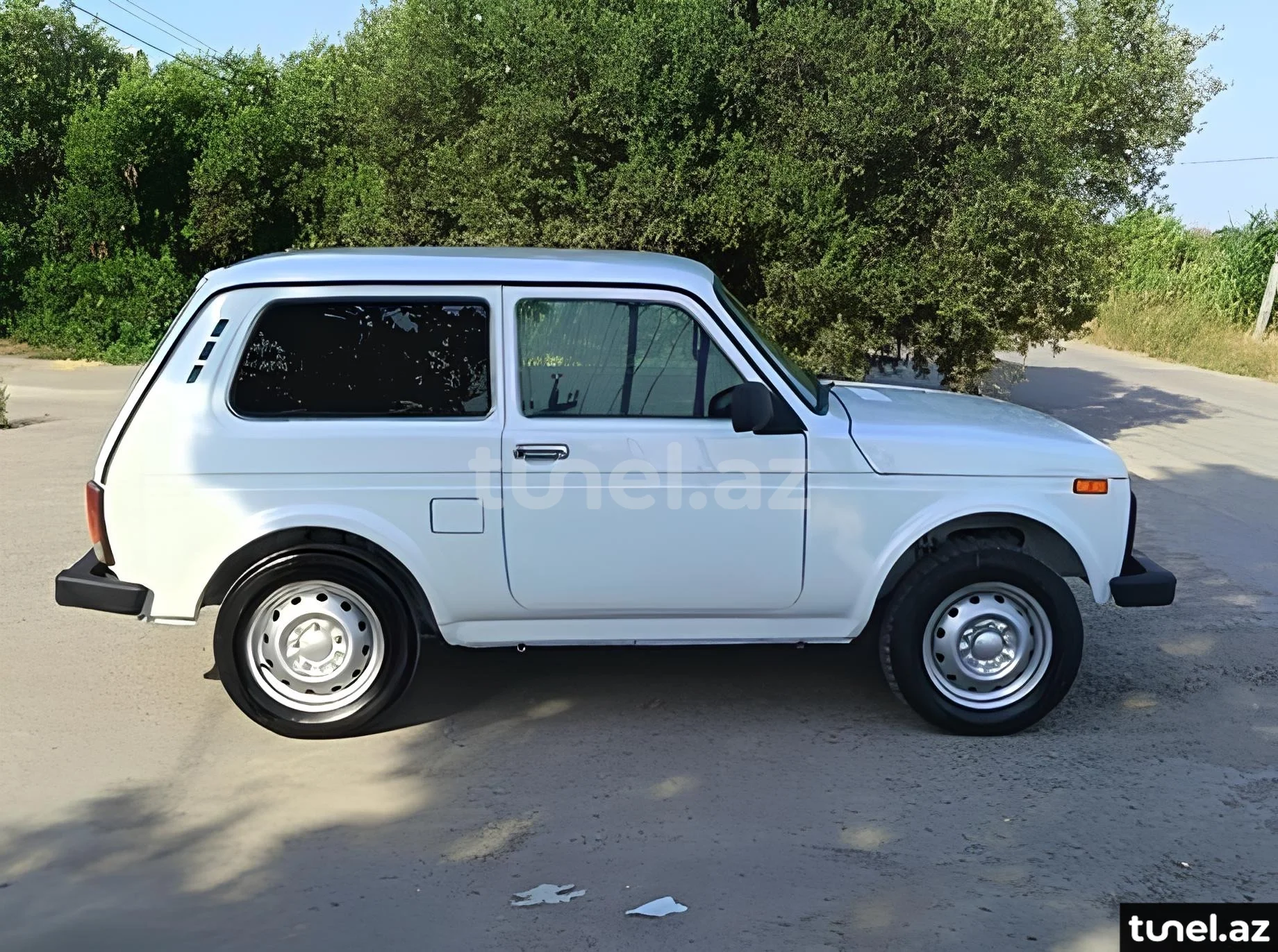 LADA (VAZ) Niva 2003