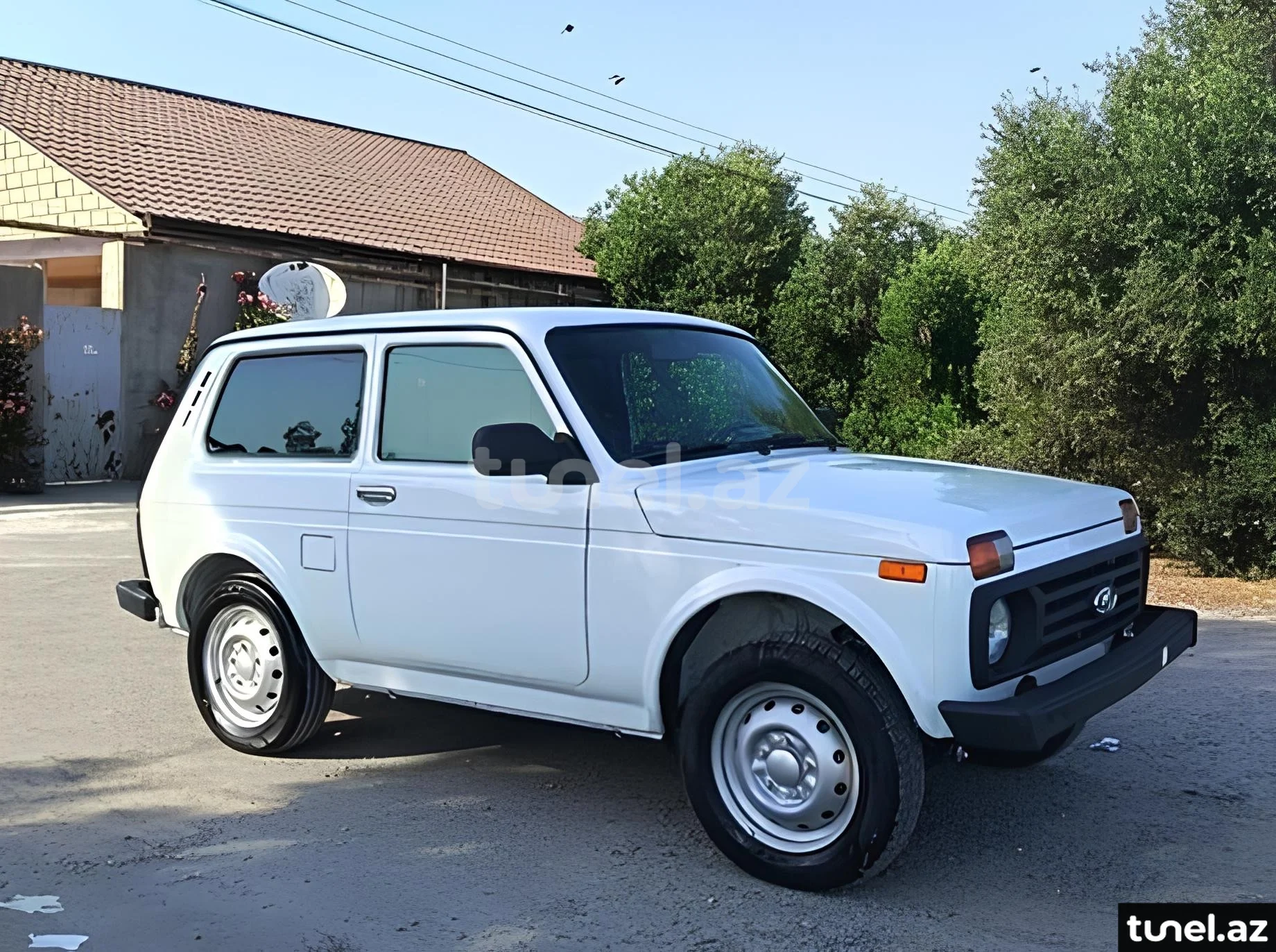 LADA (VAZ) Niva 2003