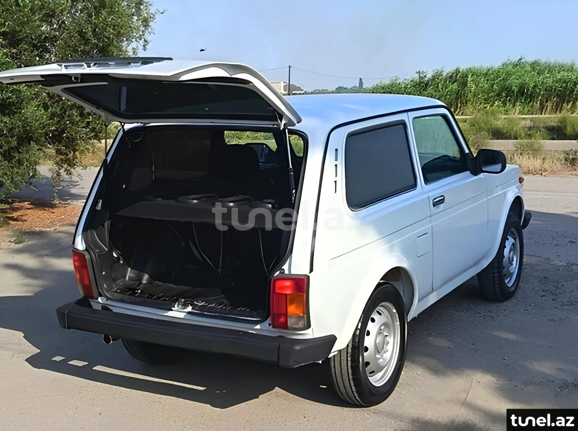 LADA (VAZ) Niva 2003