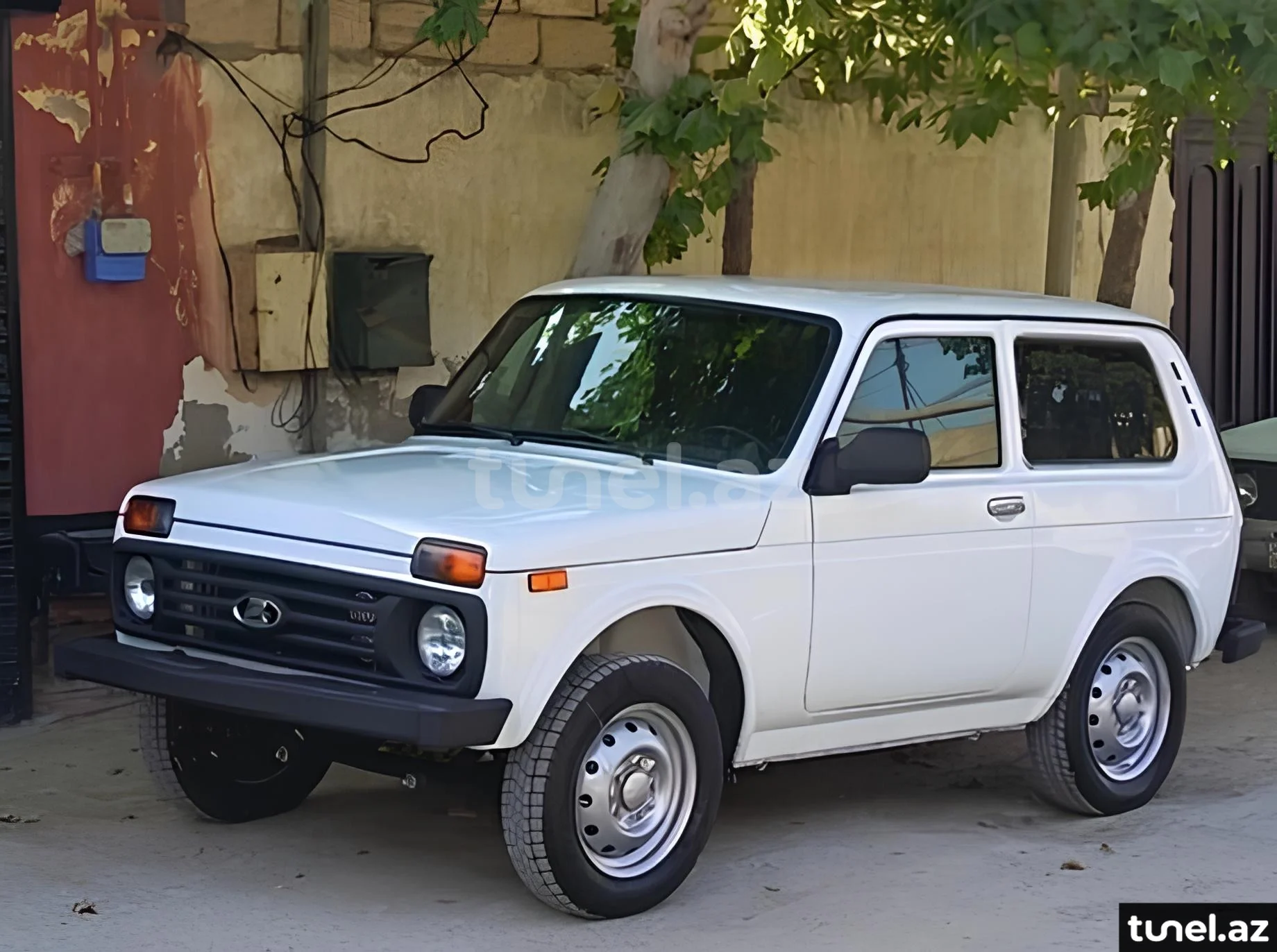 LADA (VAZ) Niva 2003