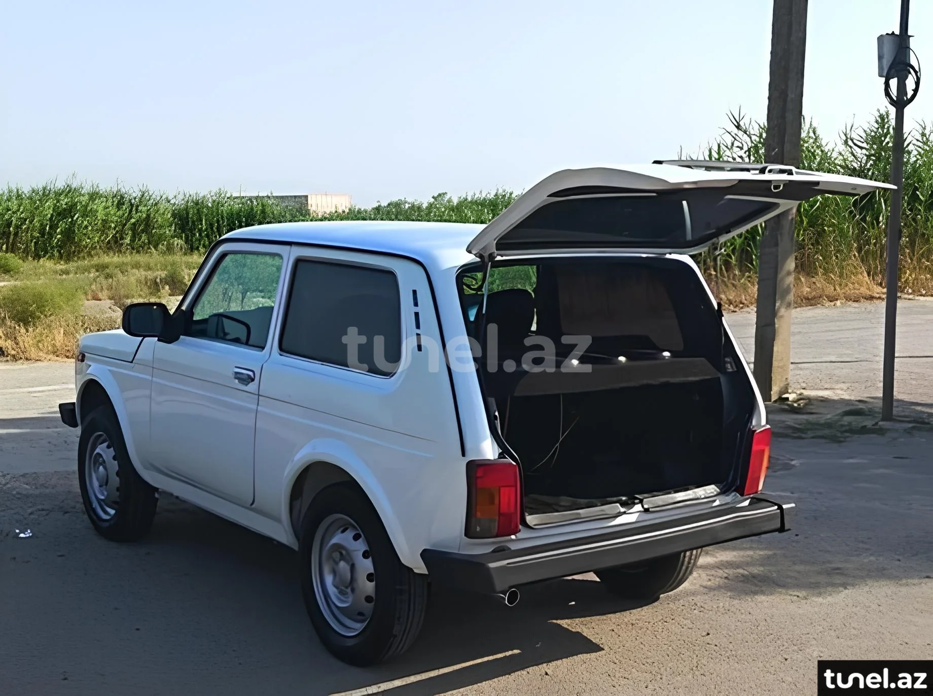 LADA (VAZ) Niva 2003