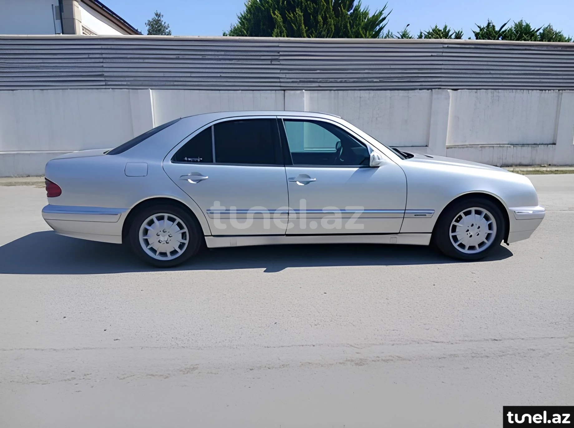 Mercedes E 270 2000