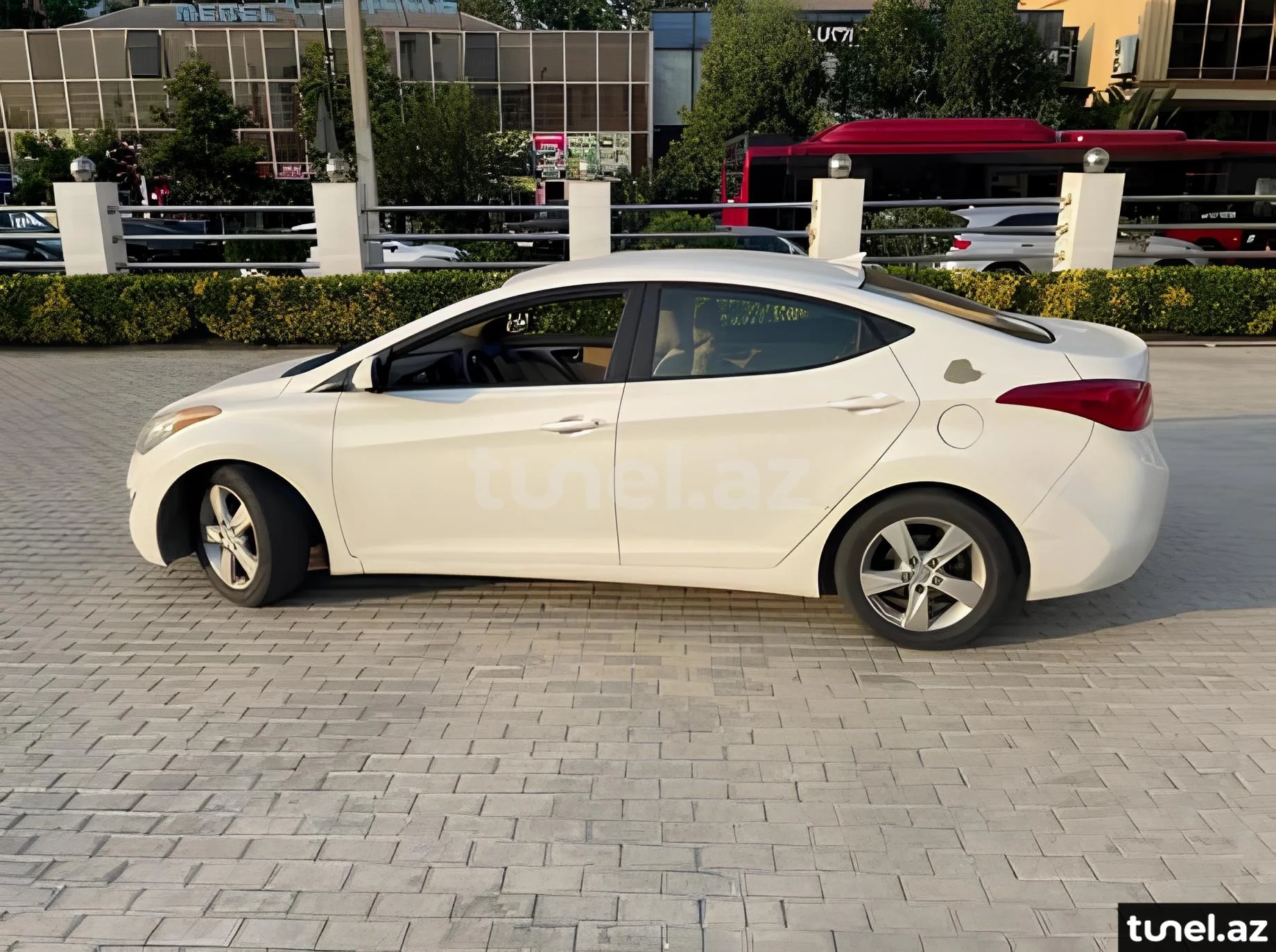 Hyundai Elantra 2013