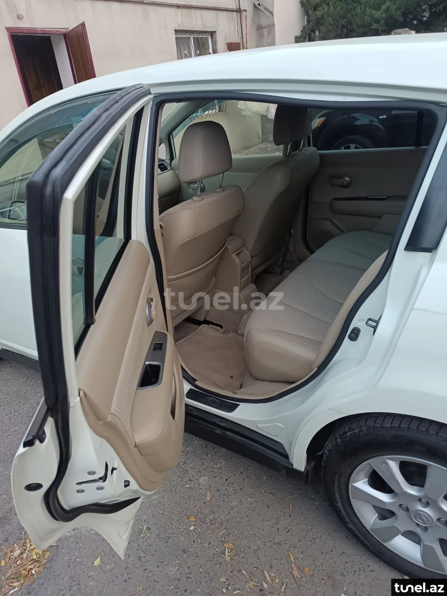 Nissan Tiida 2011