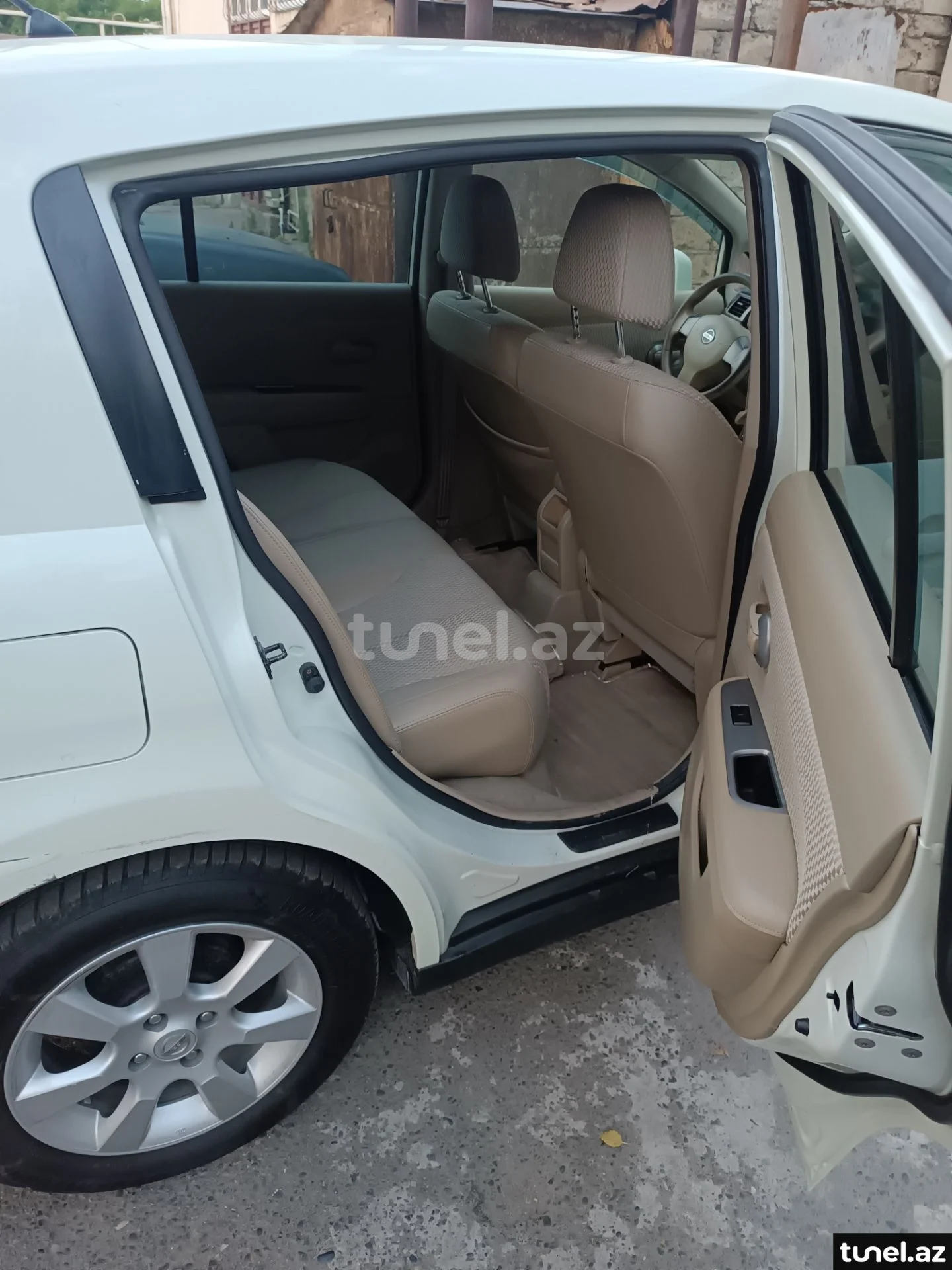 Nissan Tiida 2011