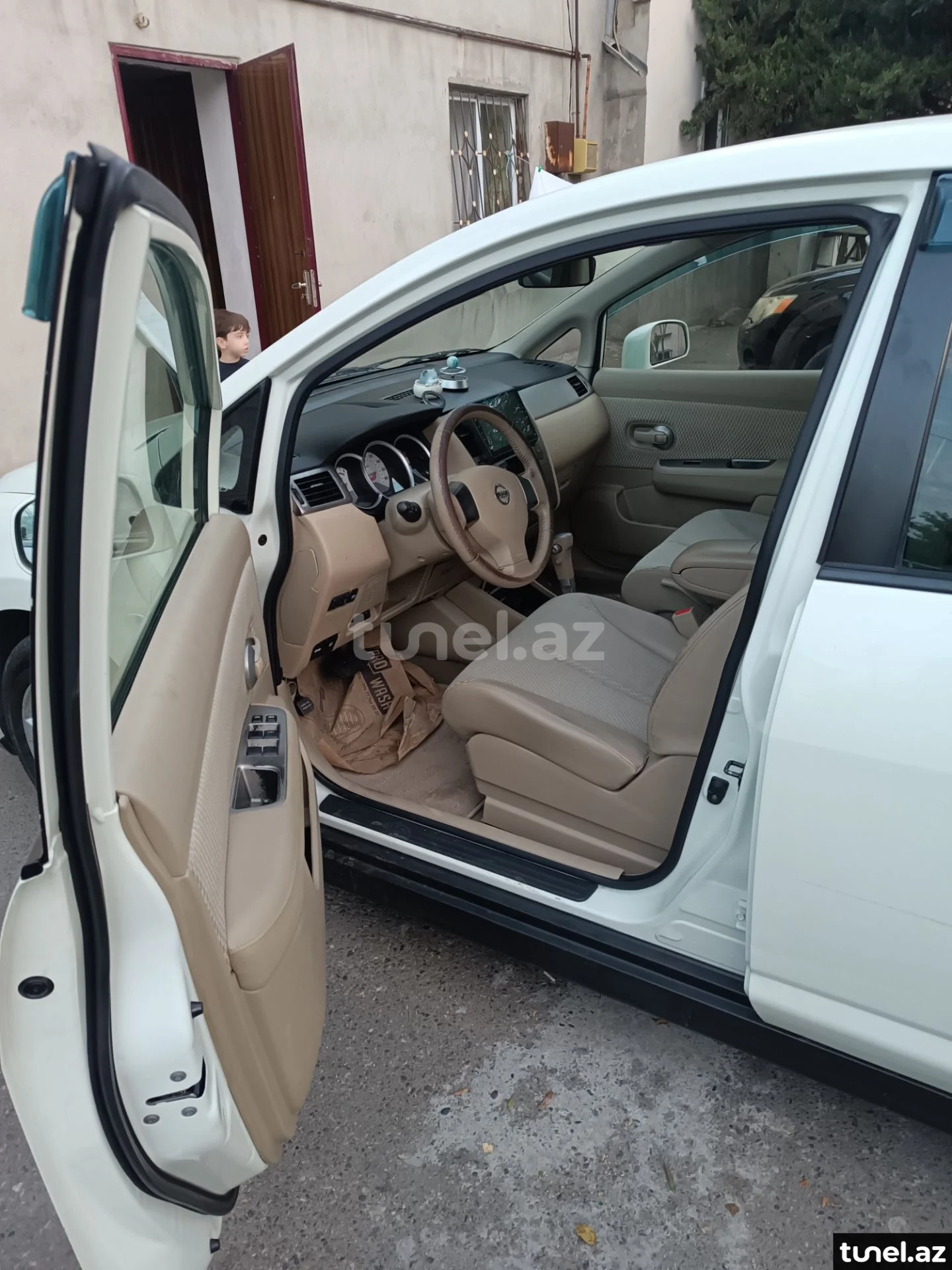 Nissan Tiida 2011