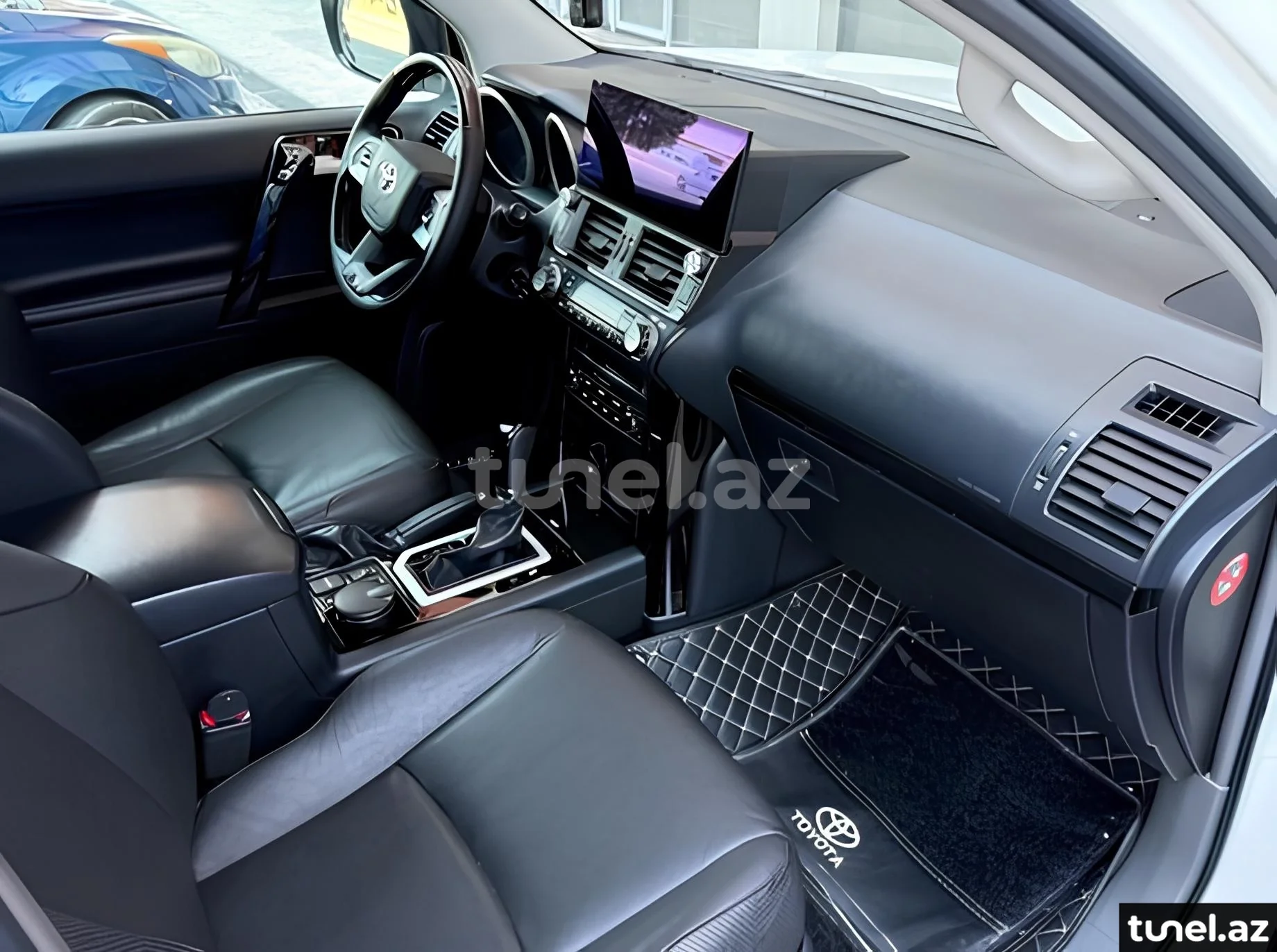 Toyota Land Cruiser Prado 2013