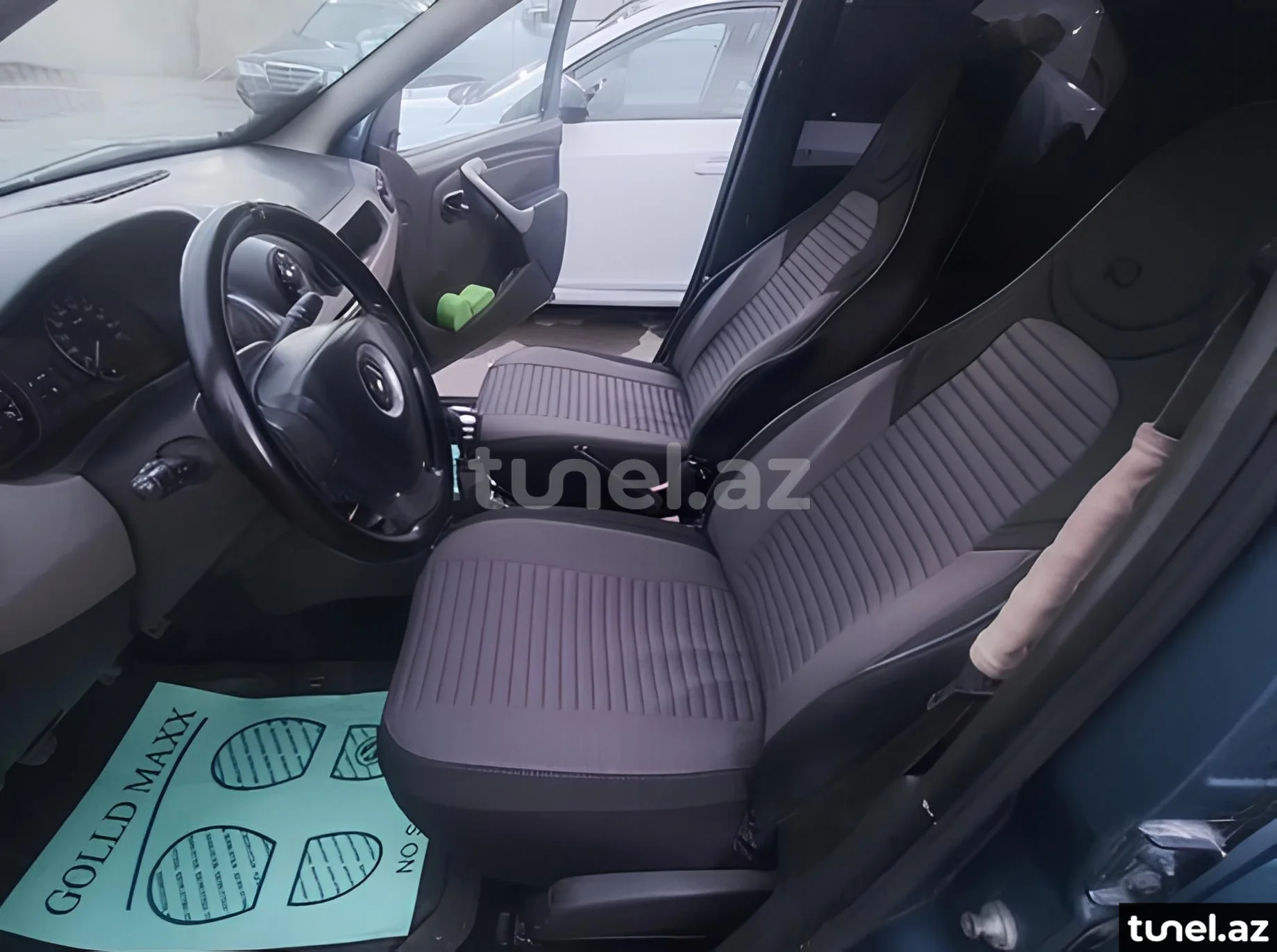 Renault Logan 2011