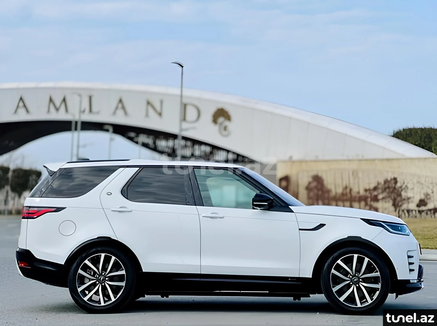 Land Rover Discovery 2021