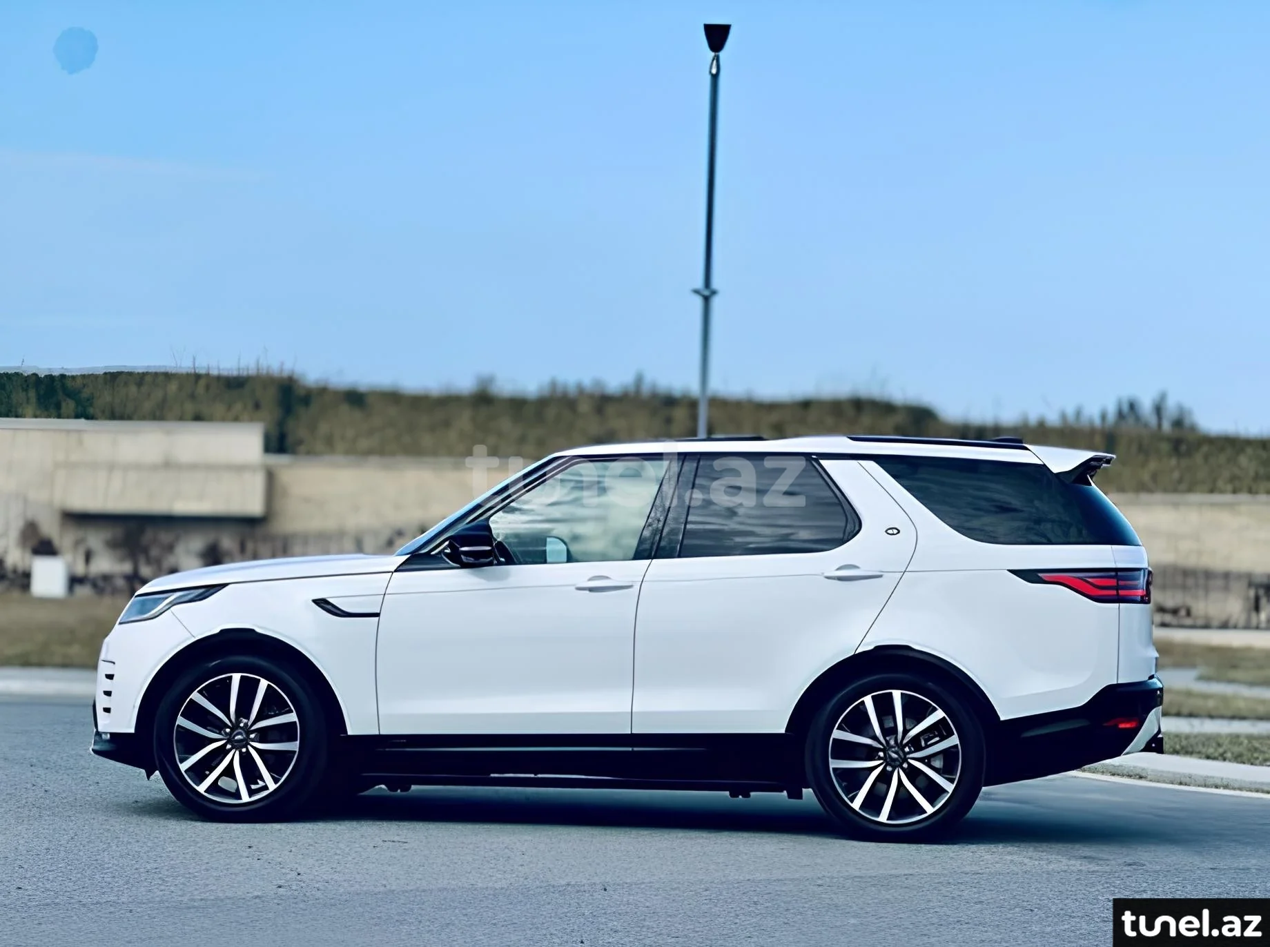Land Rover Discovery 2021