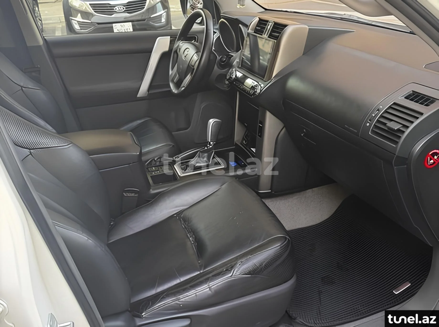 Toyota Land Cruiser Prado 2011