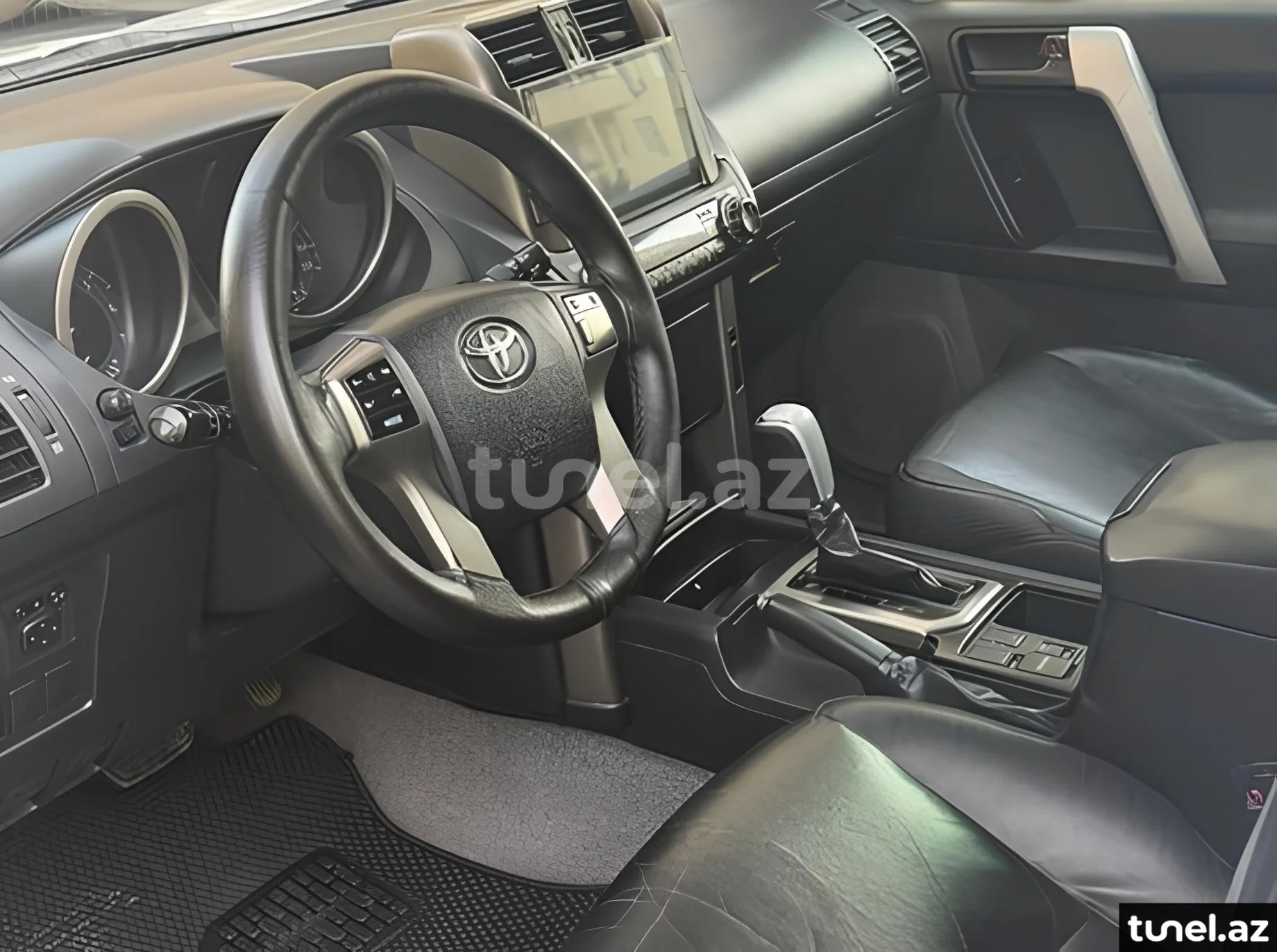 Toyota Land Cruiser Prado 2011