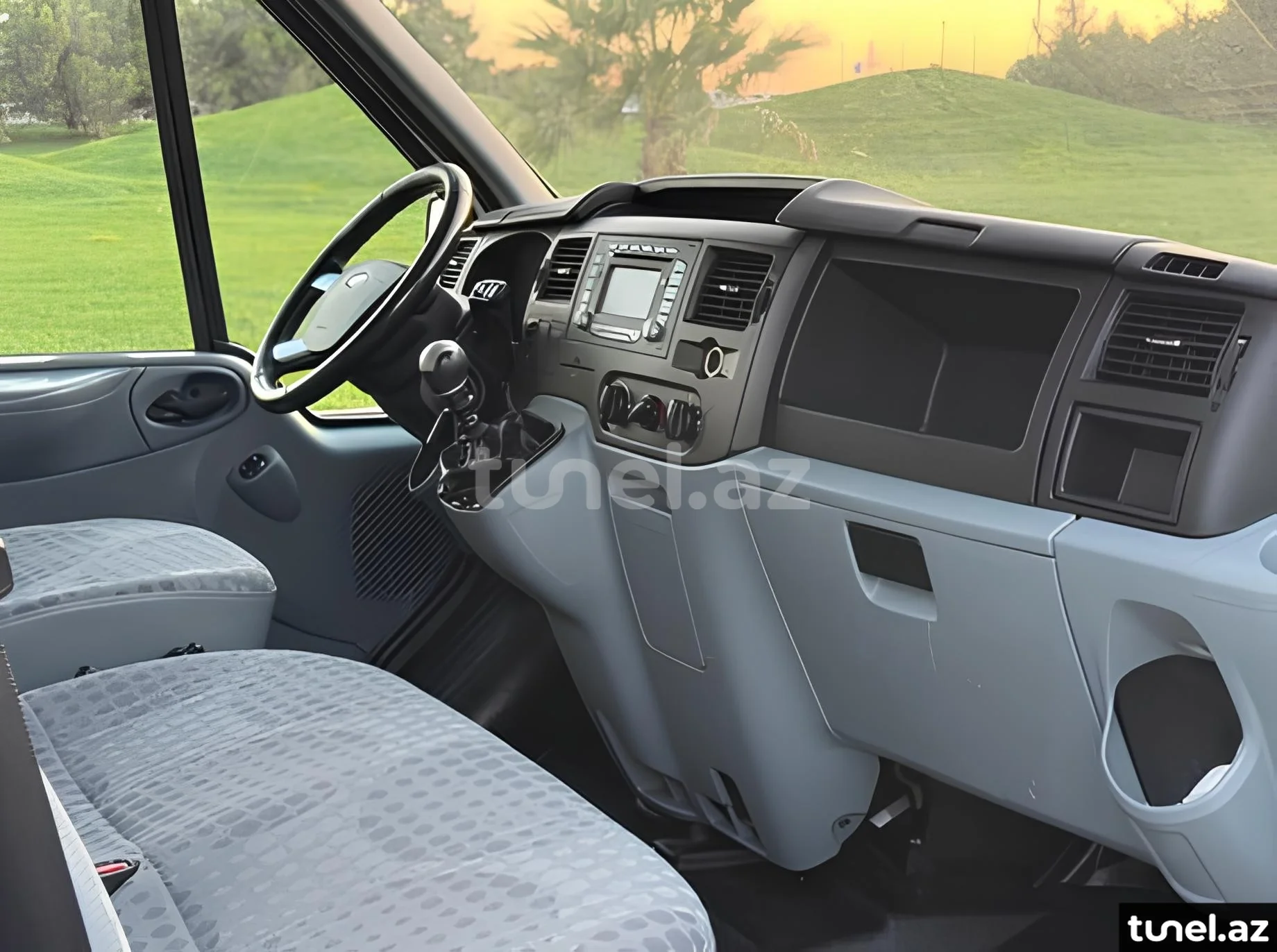 Ford Transit 2011