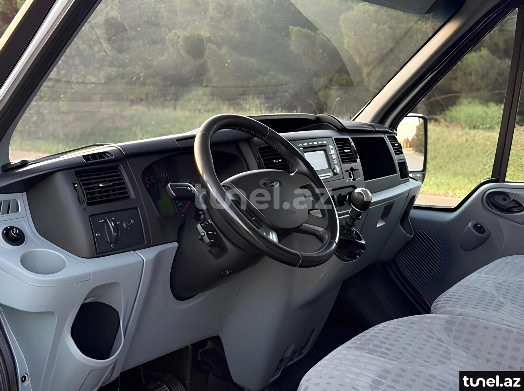 Ford Transit 2011