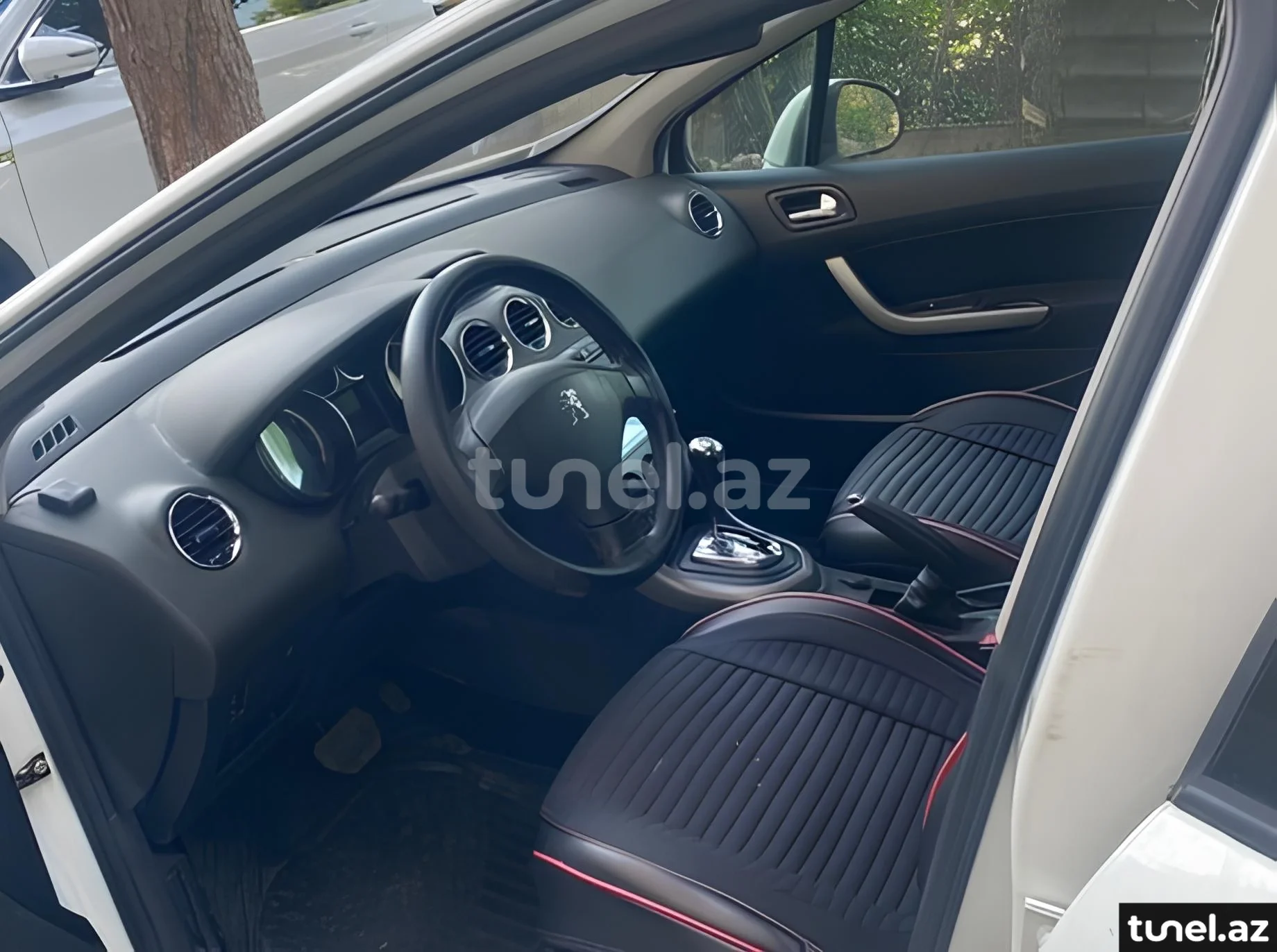 Peugeot 308 2012