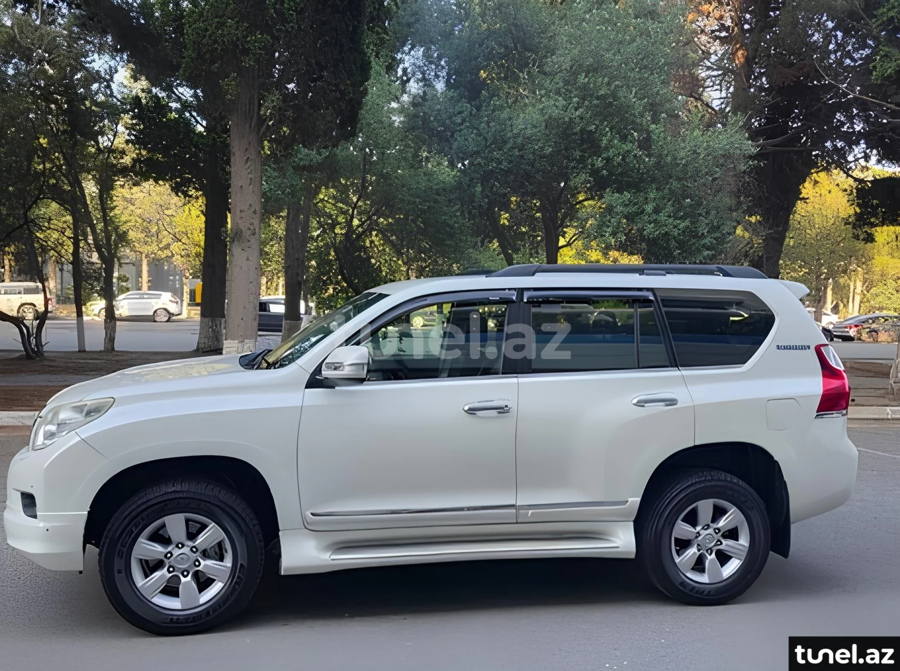 Toyota Land Cruiser Prado 2013