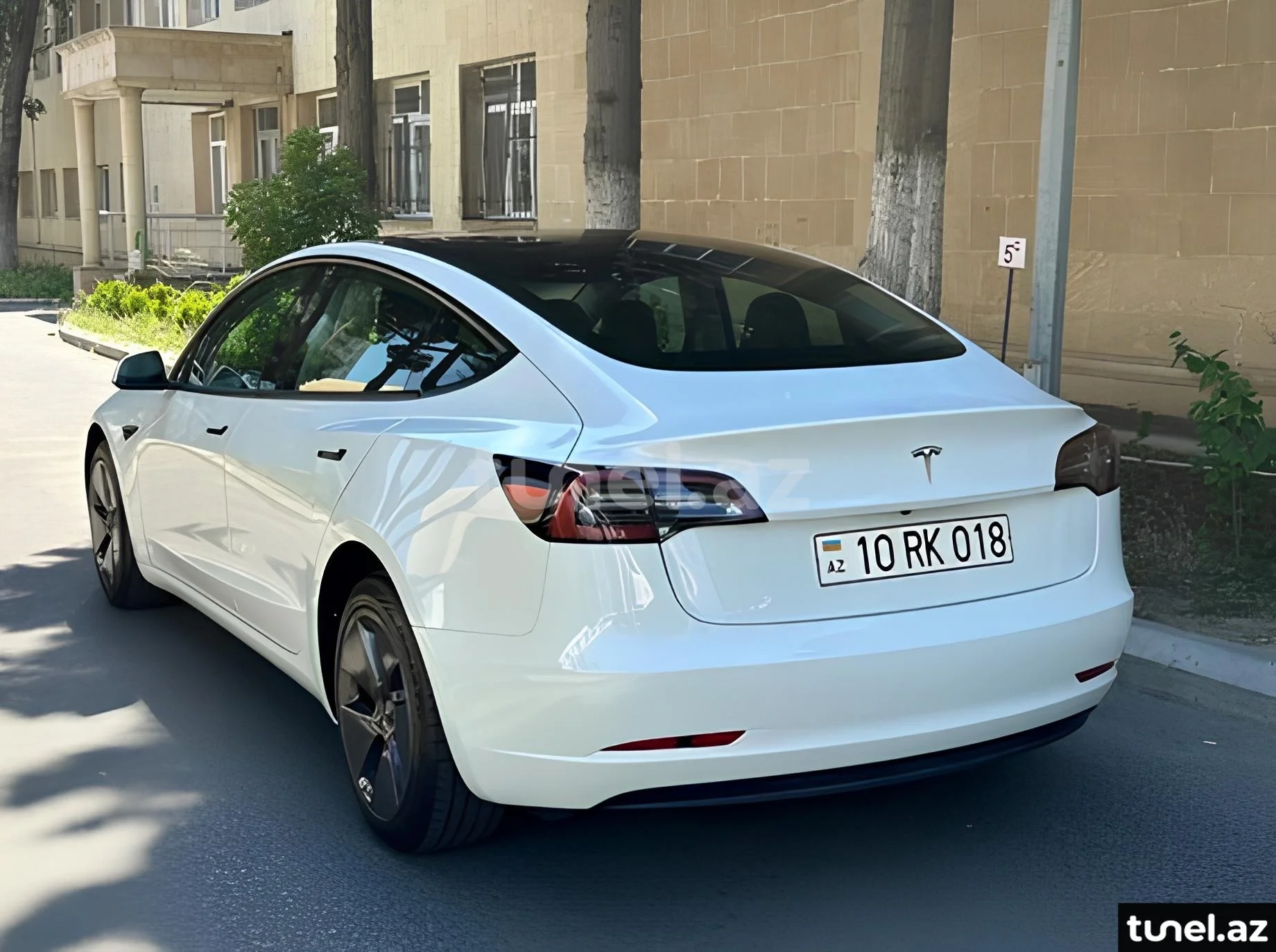 Tesla Model 3 2023