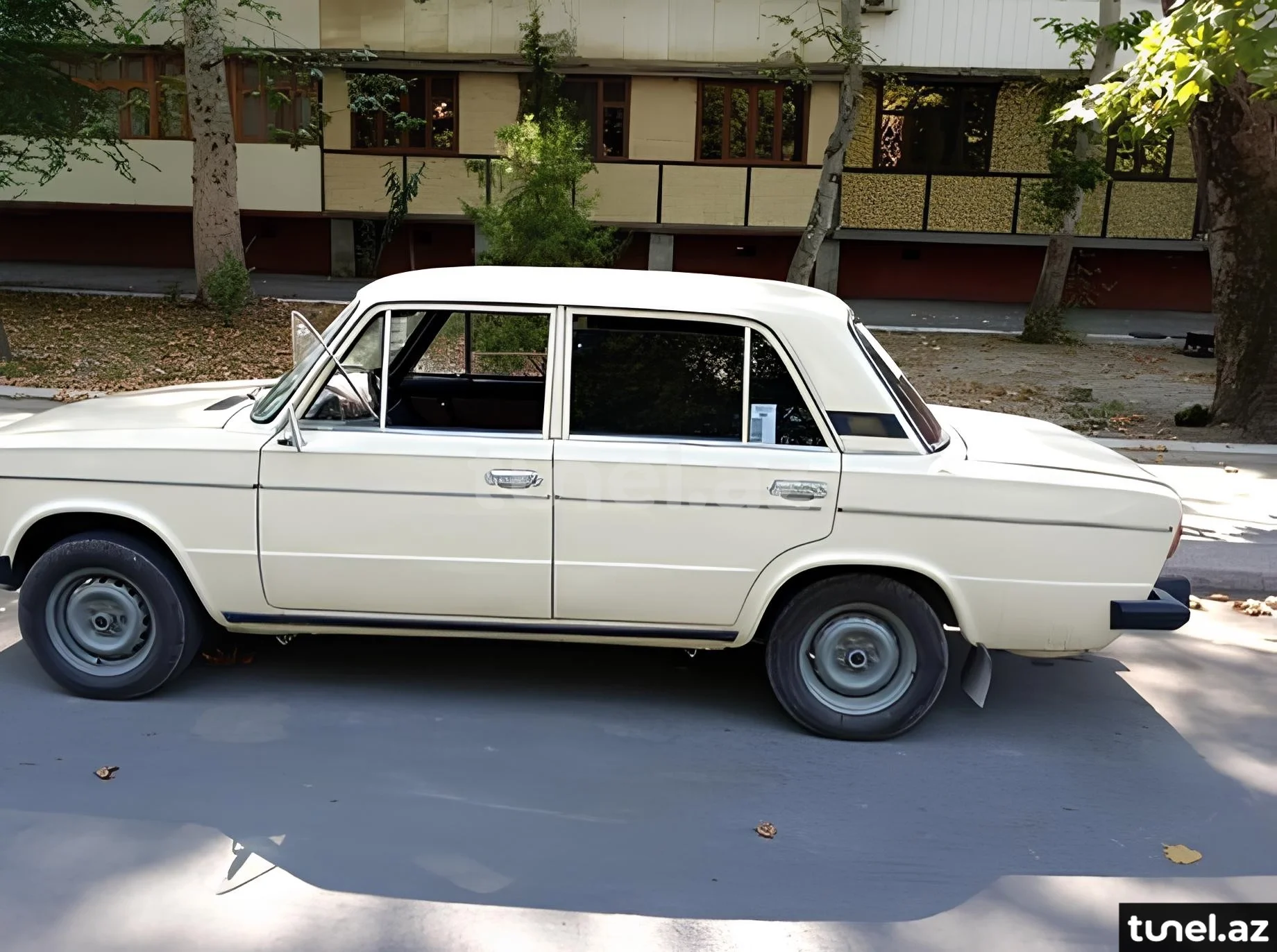 LADA (VAZ) 2106 1981