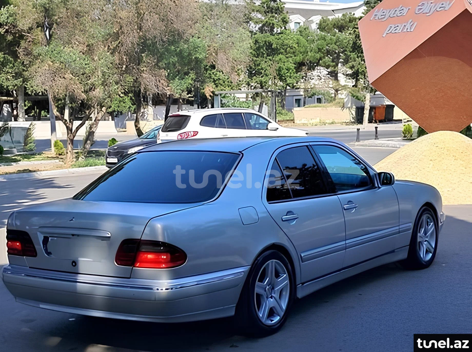 Mercedes E 220 2000