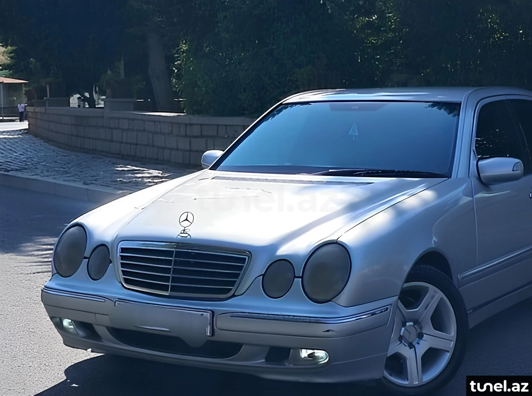 Mercedes E 220 2000