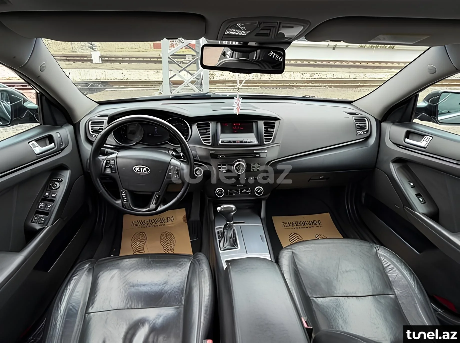 Kia Cadenza 2012