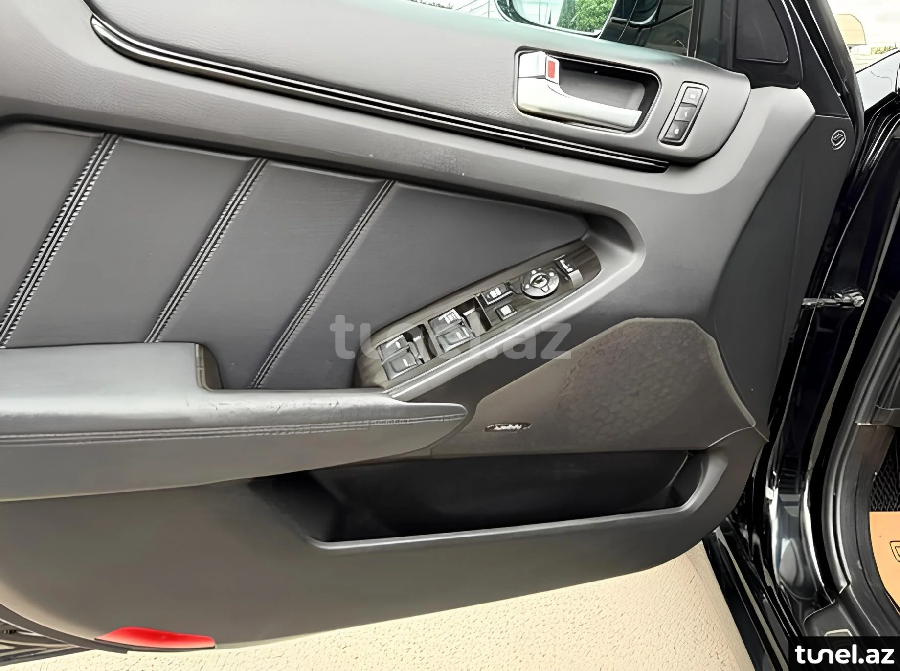 Kia Cadenza 2012