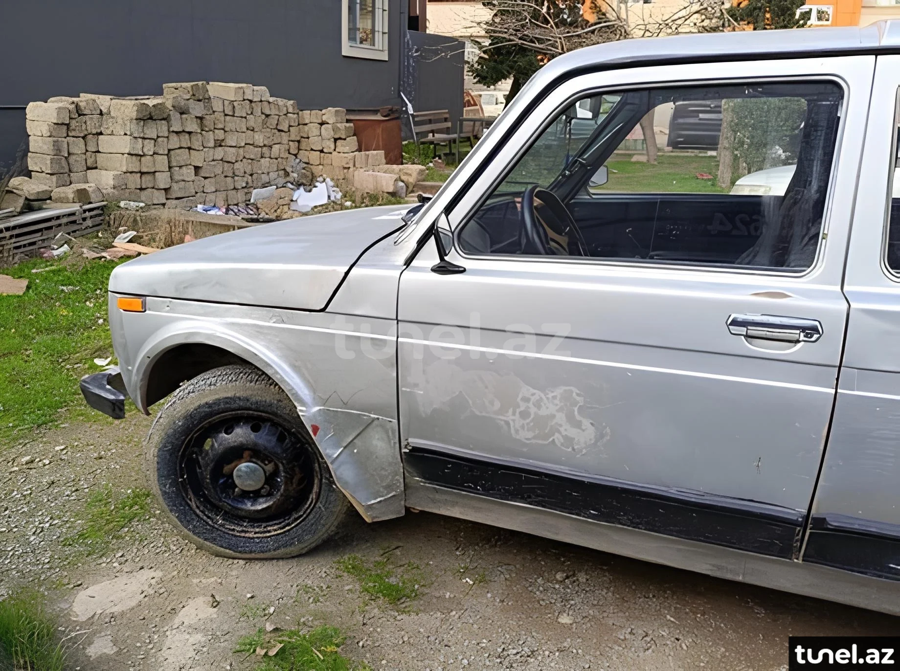 LADA (VAZ) Niva 2002