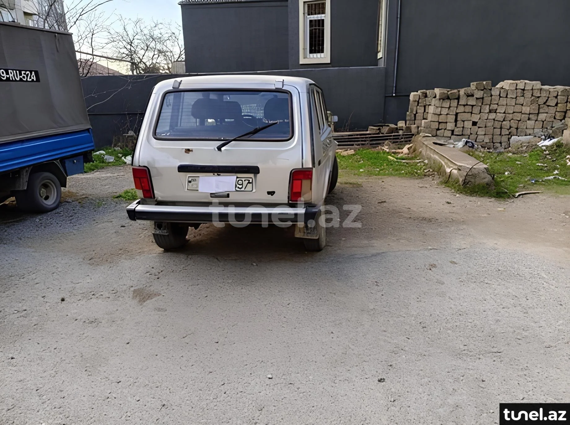 LADA (VAZ) Niva 2002