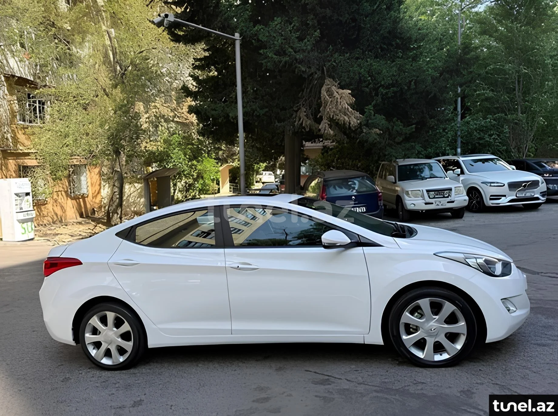 Hyundai Elantra 2013