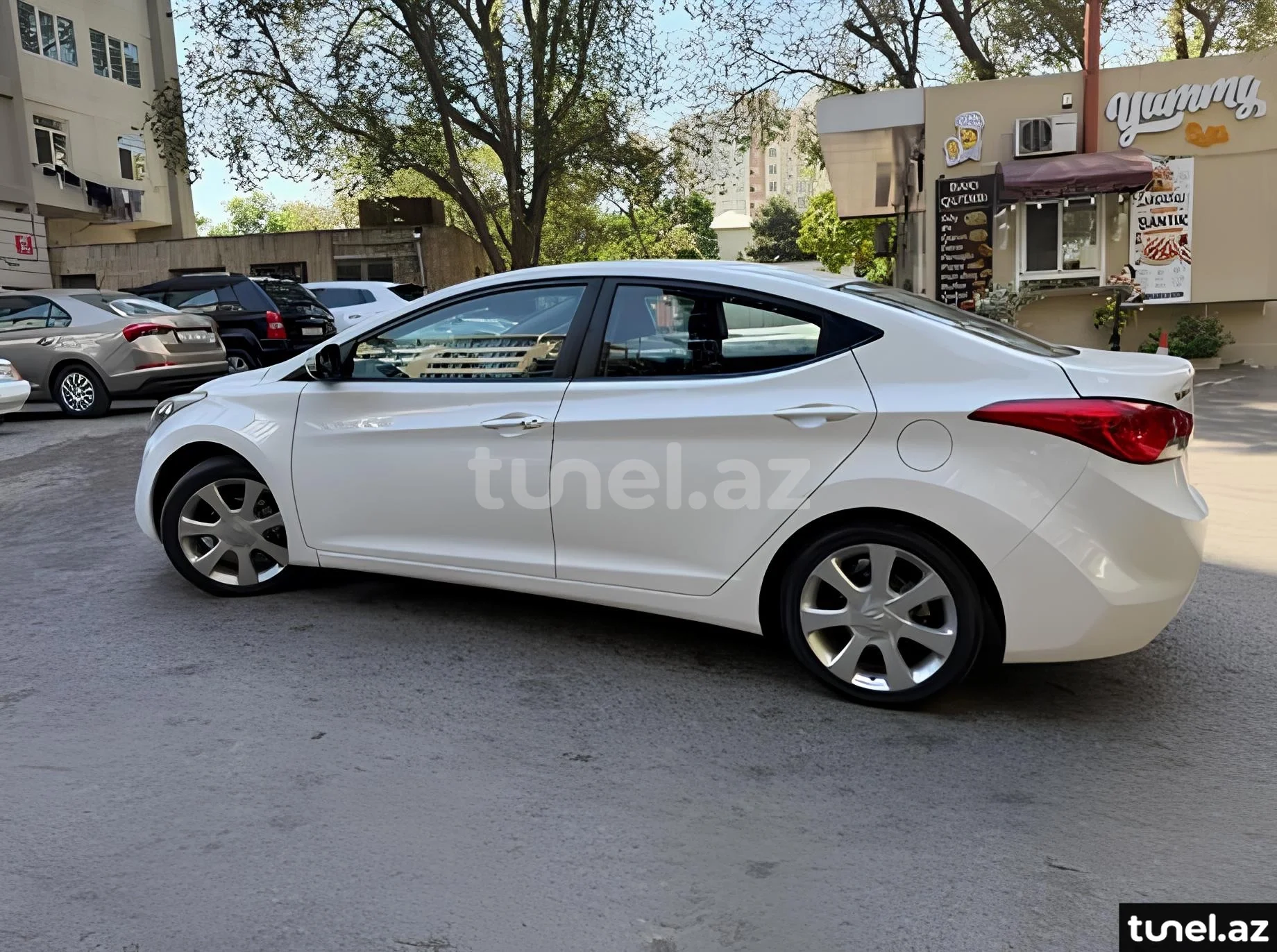 Hyundai Elantra 2013